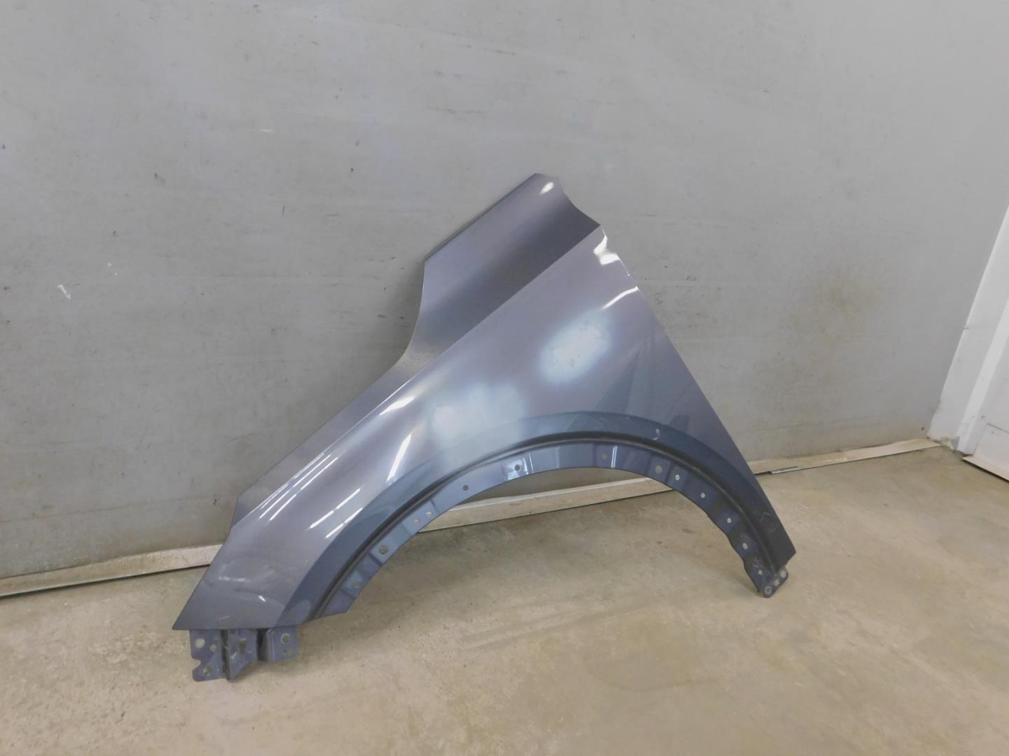 Крыло переднее левое