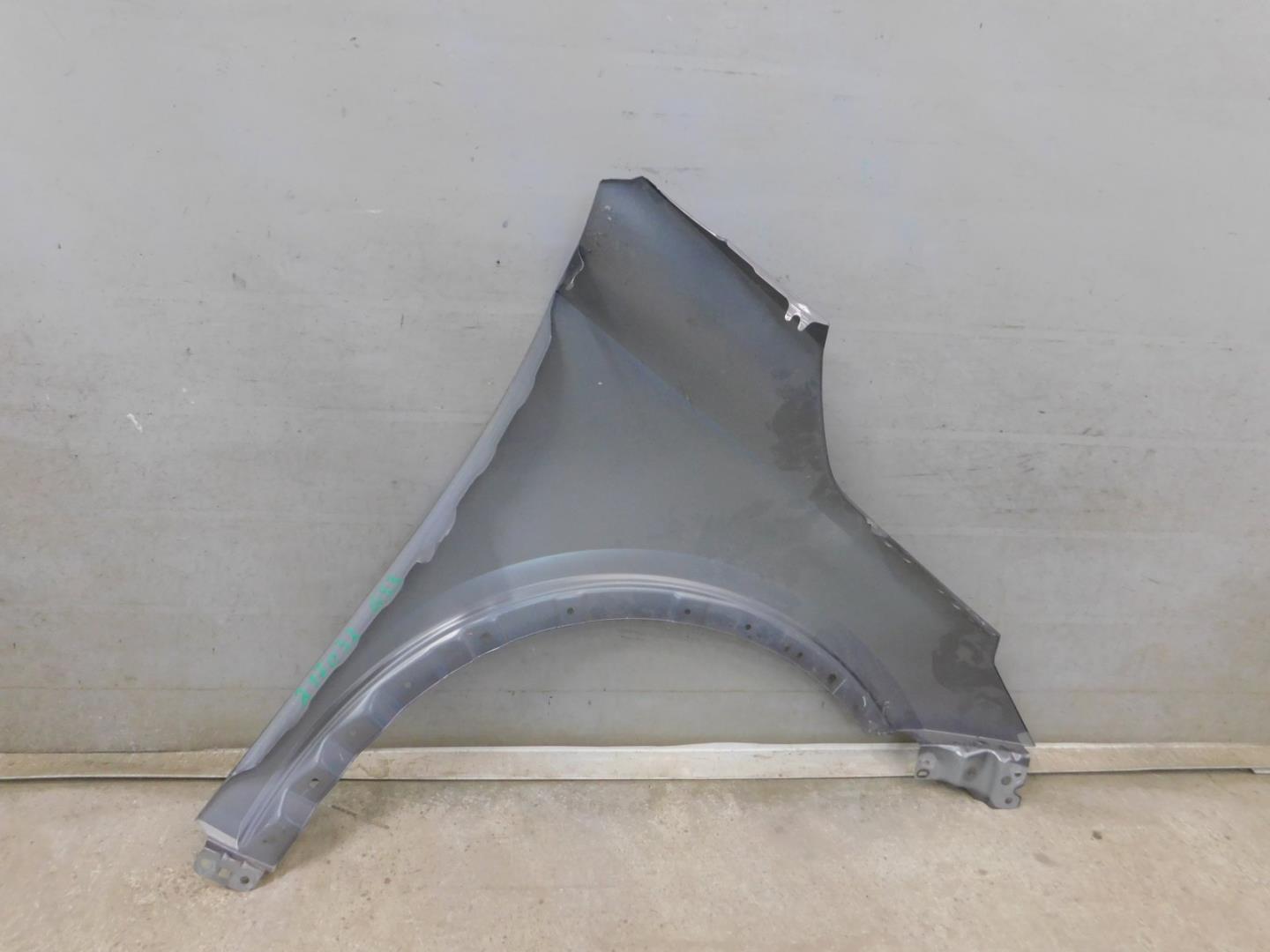 Крыло переднее левое