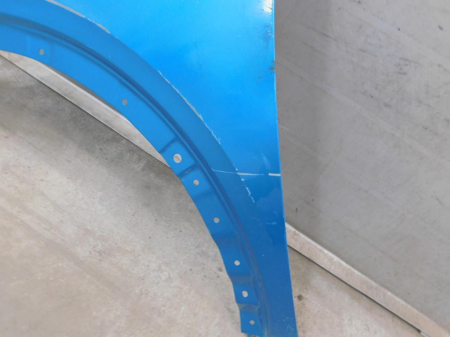 Крыло переднее левое