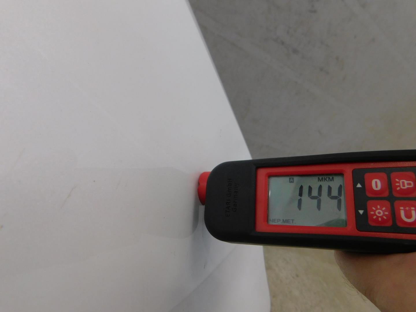 Крыло переднее правое