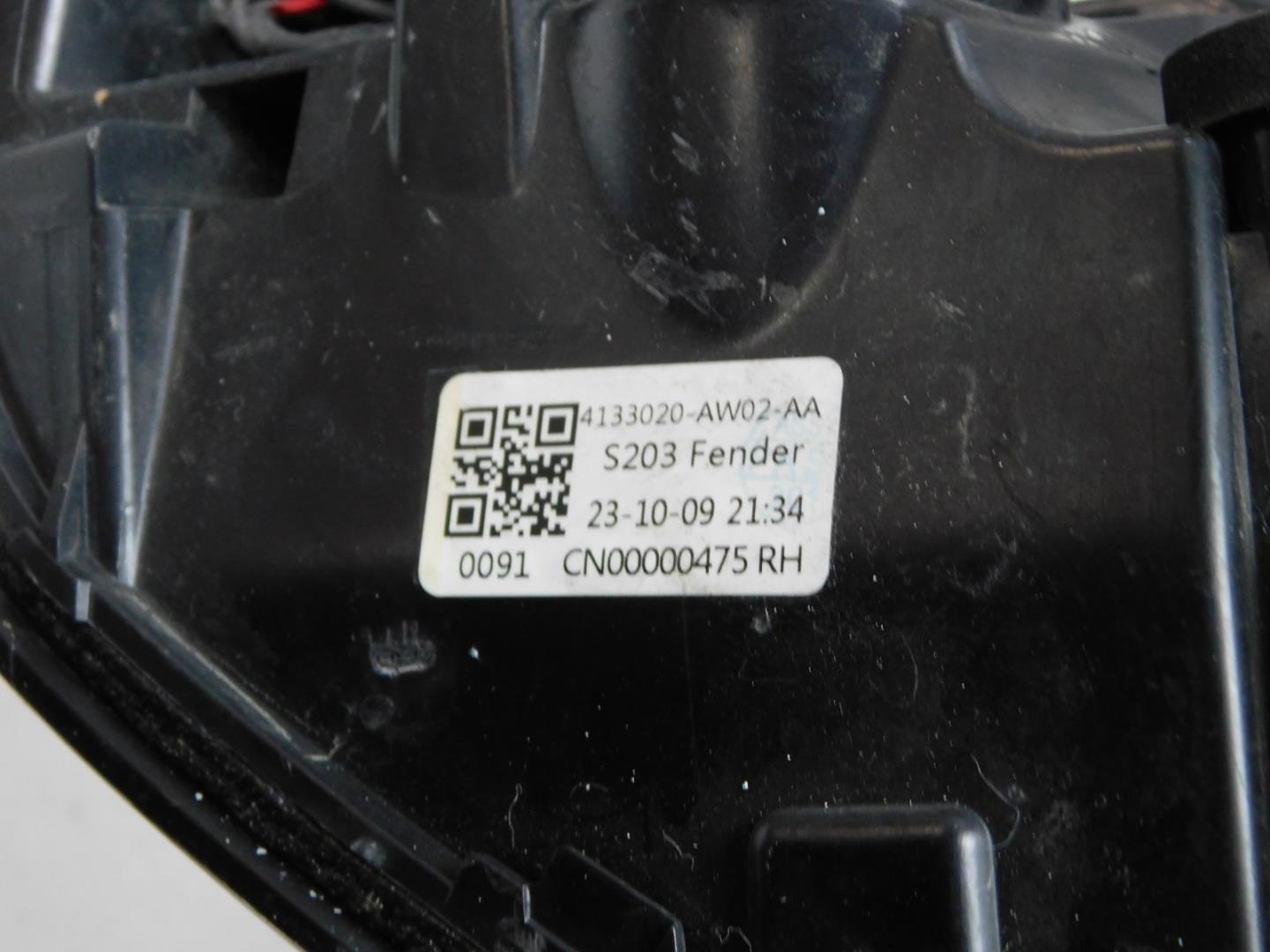 Фонарь задний наружный правый