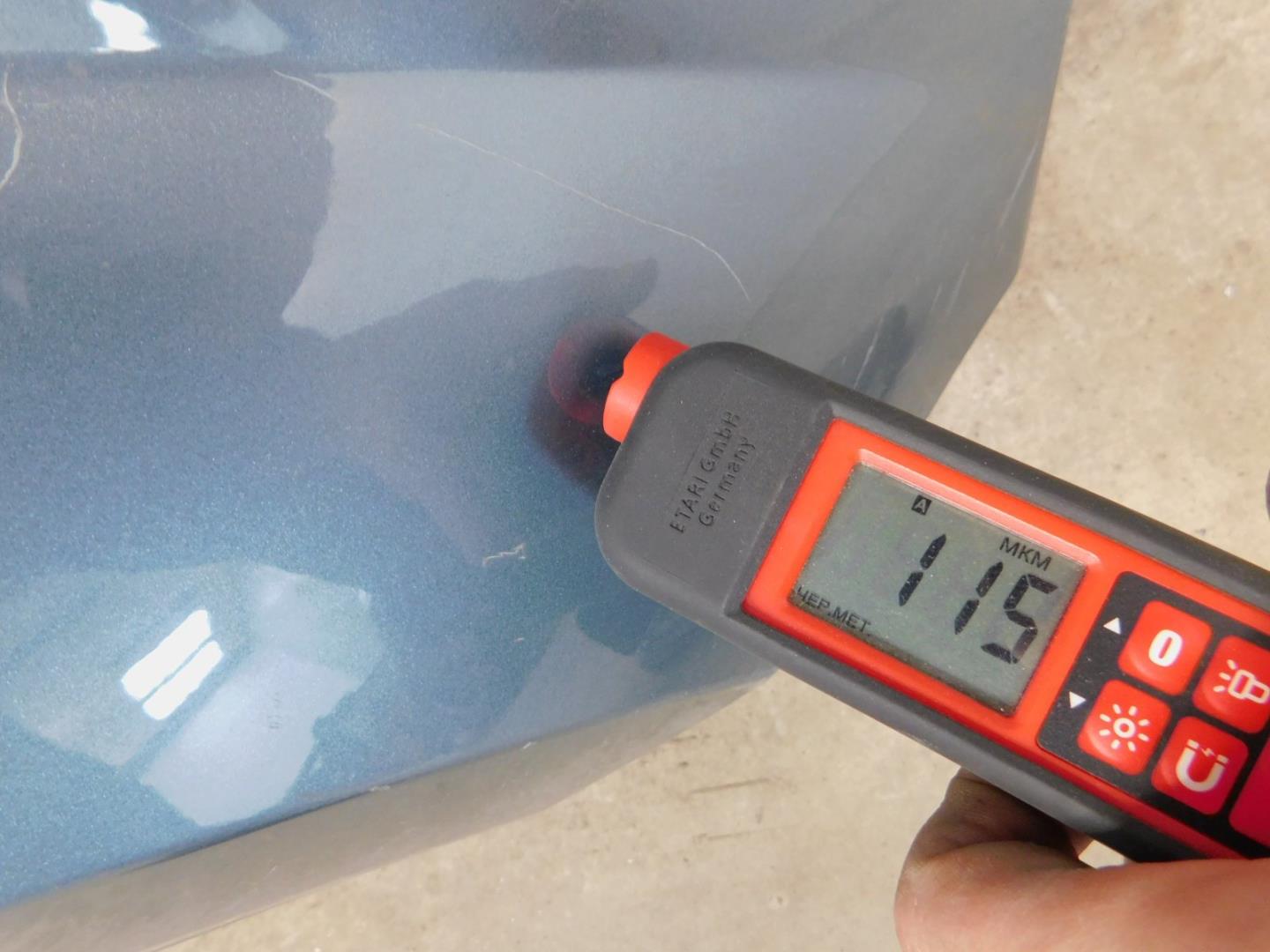 Крыло переднее правое