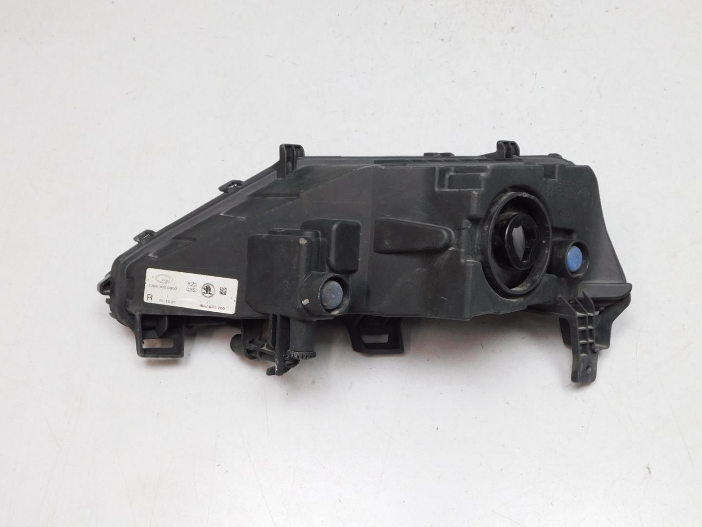 Фара противотуманная правая