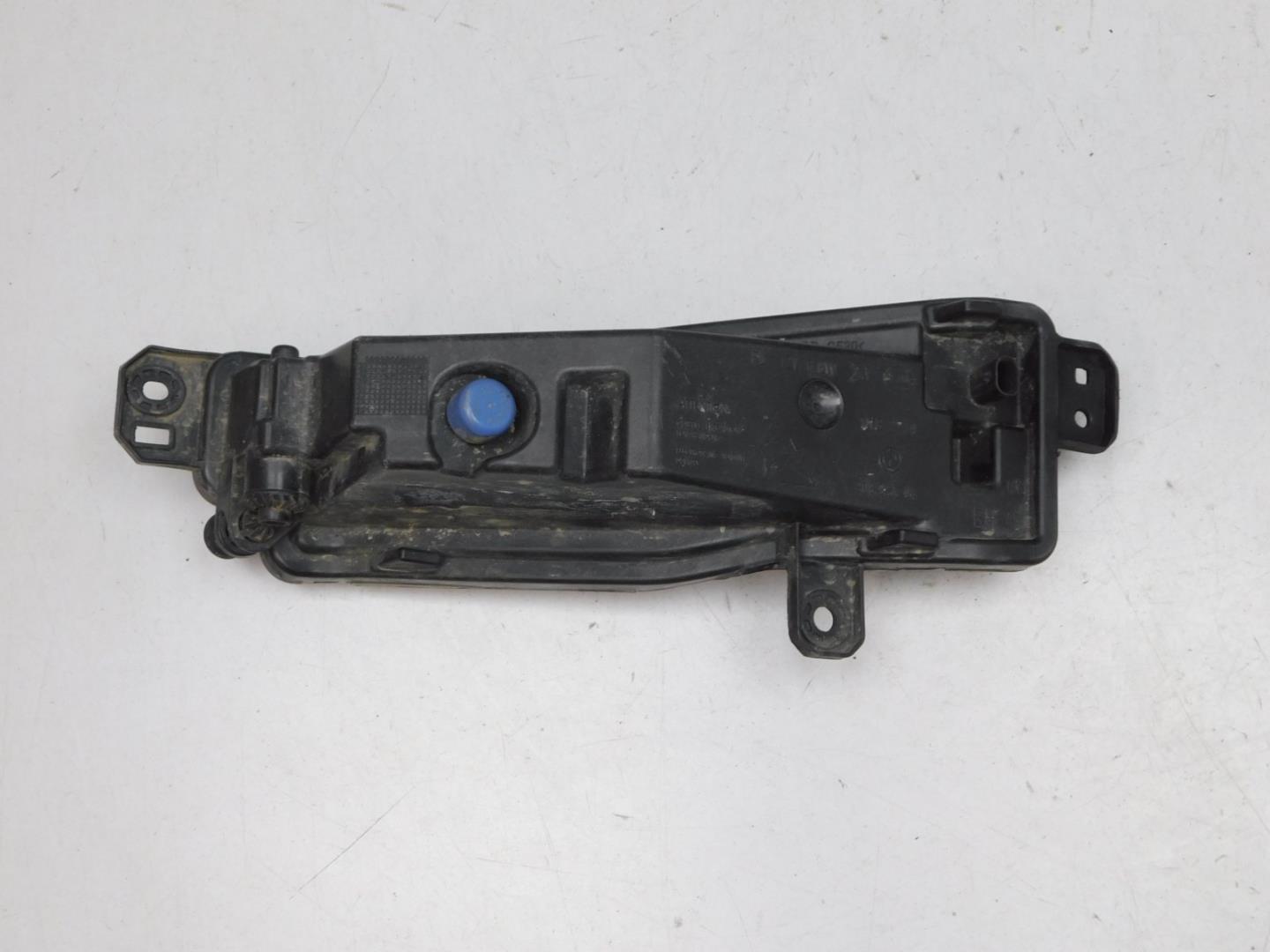 Фара противотуманная правая