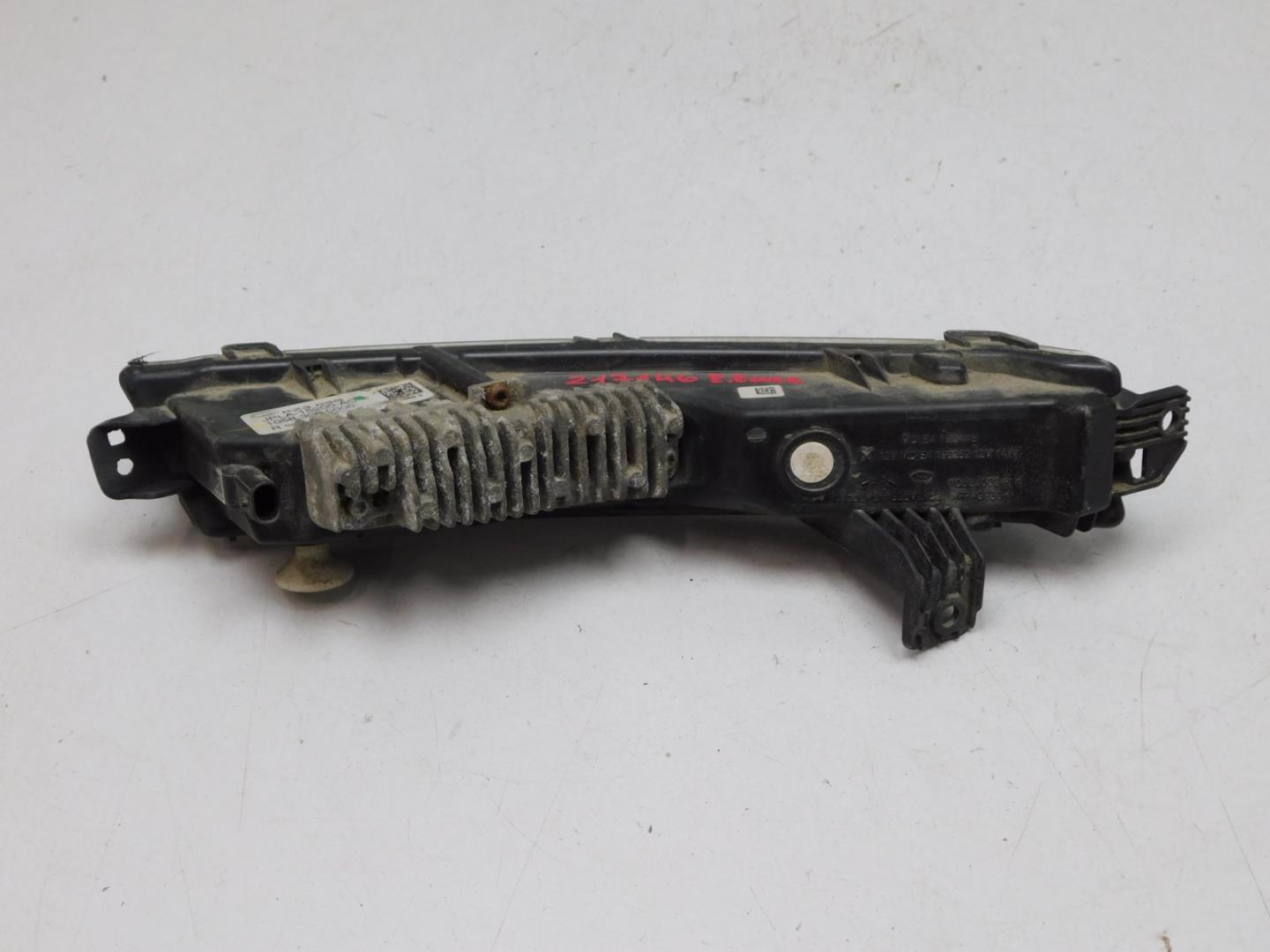 Фара противотуманная правая