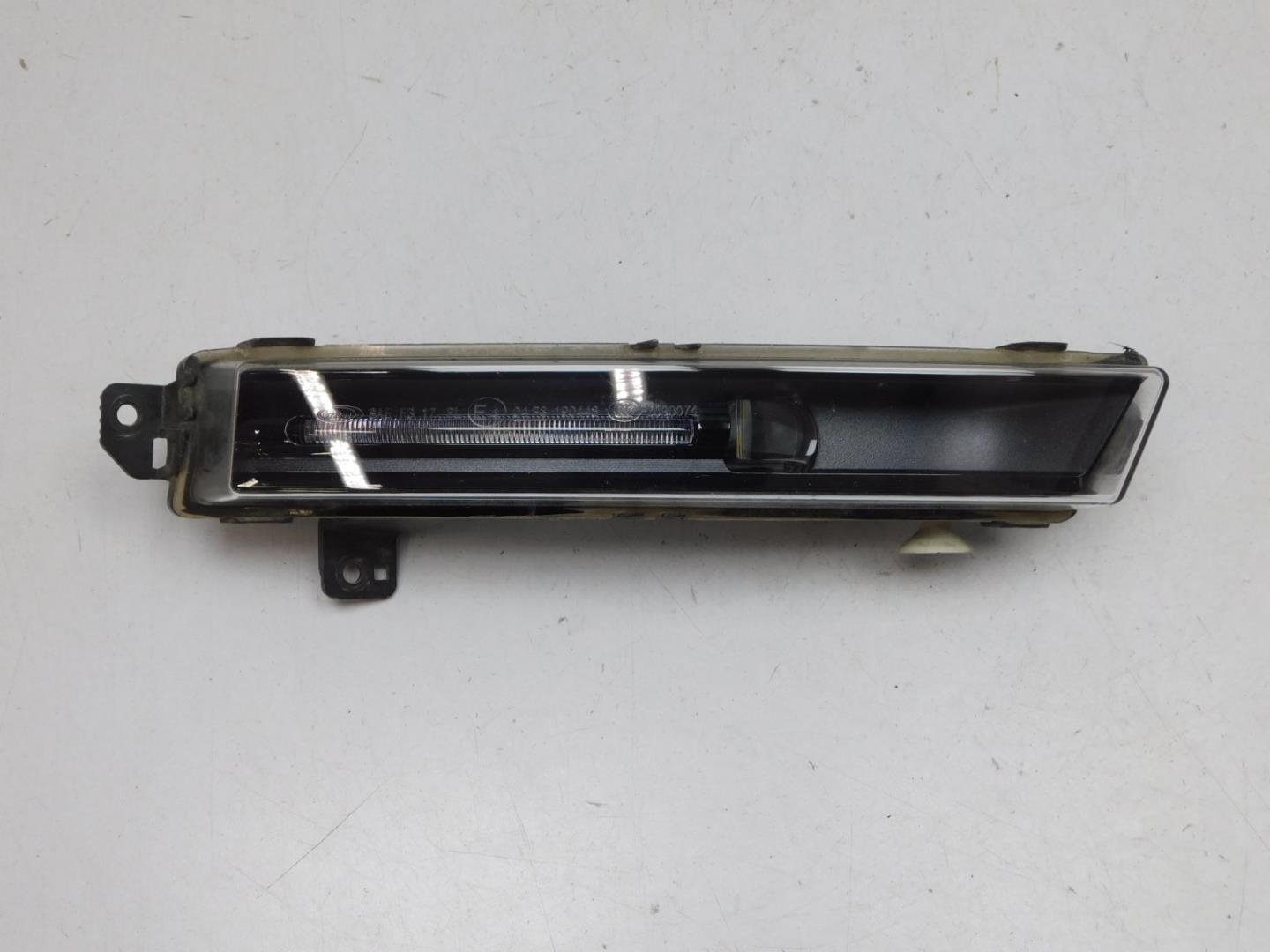 Фара противотуманная правая