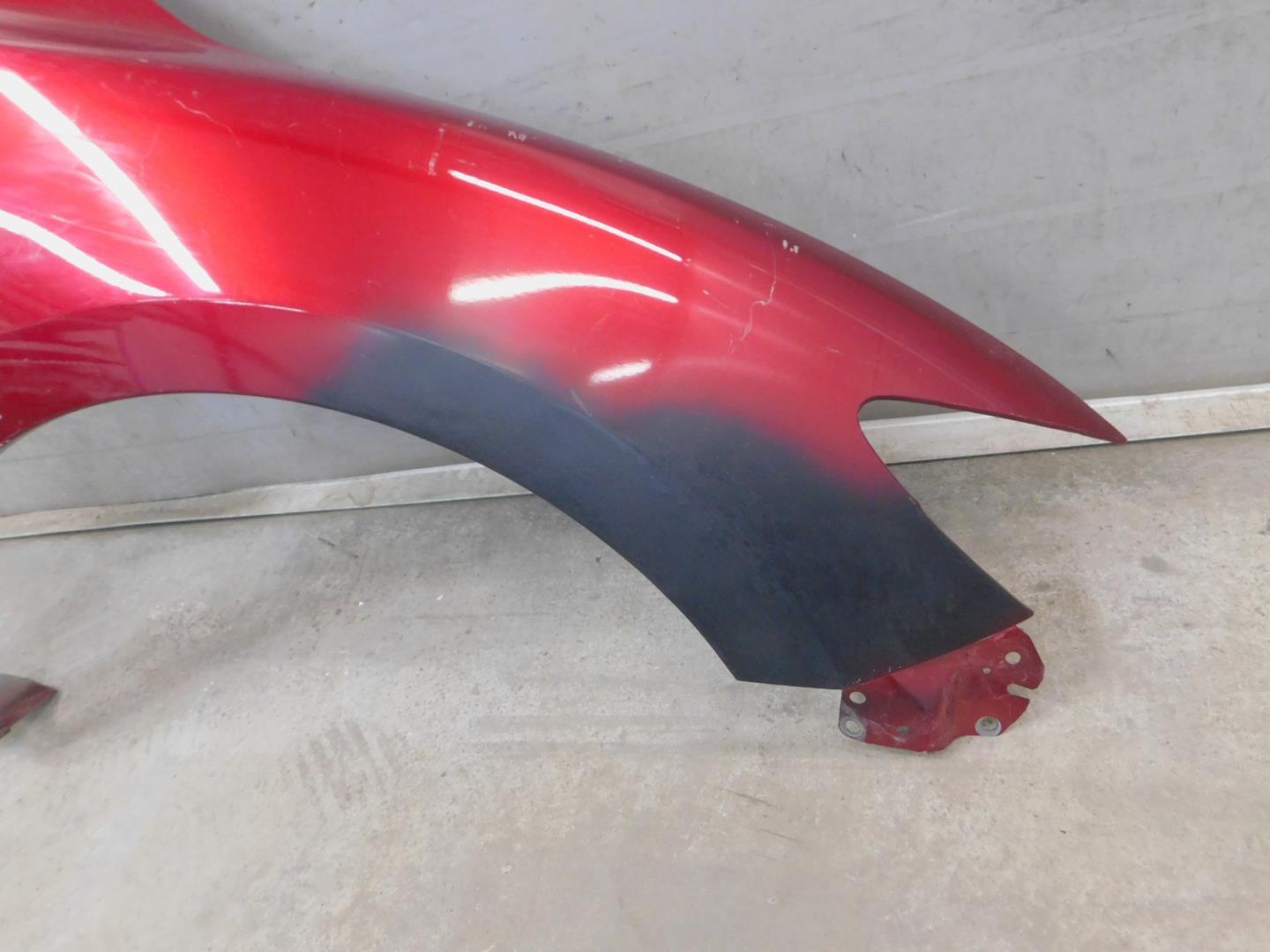 Крыло переднее правое