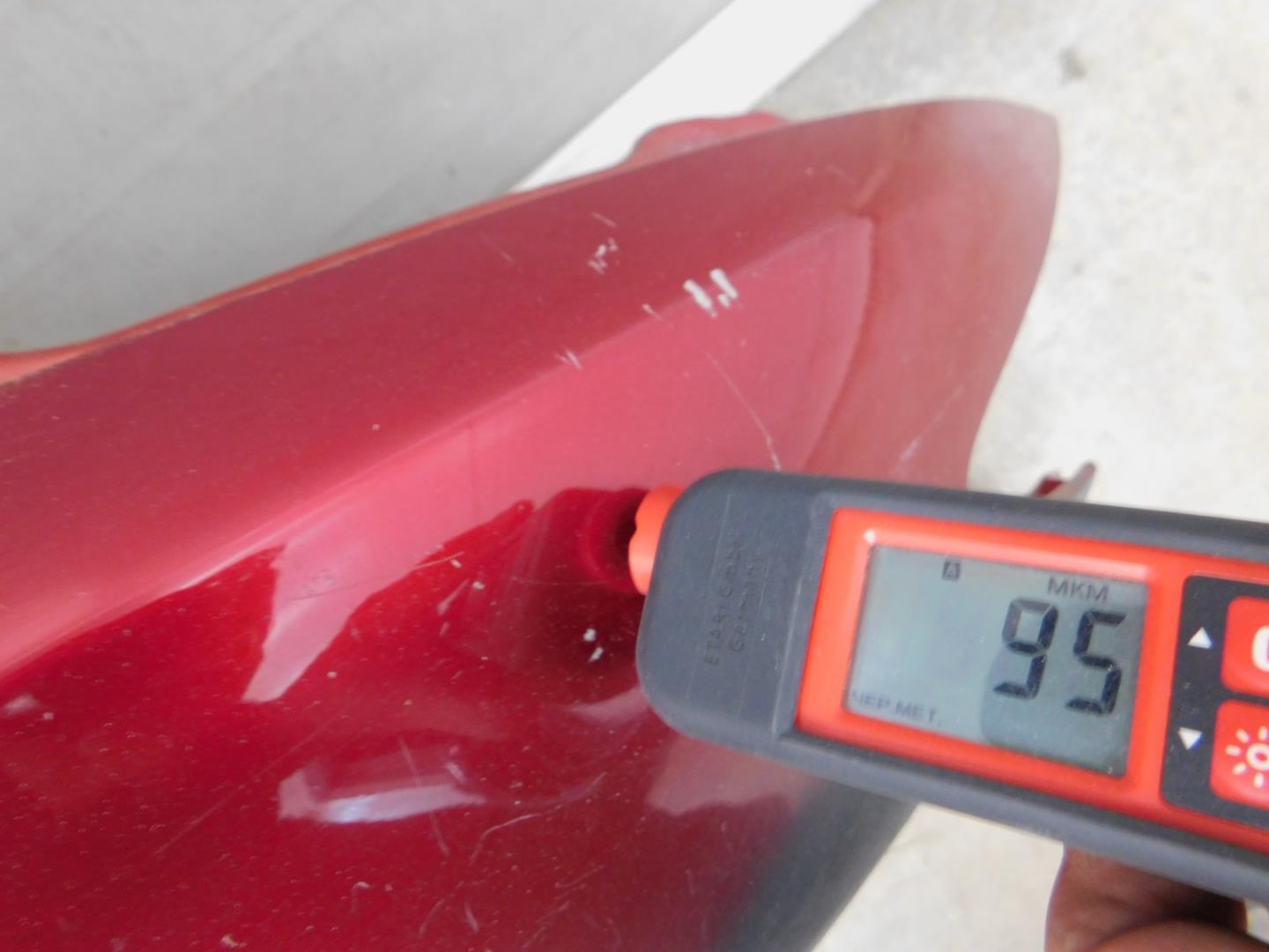 Крыло переднее правое