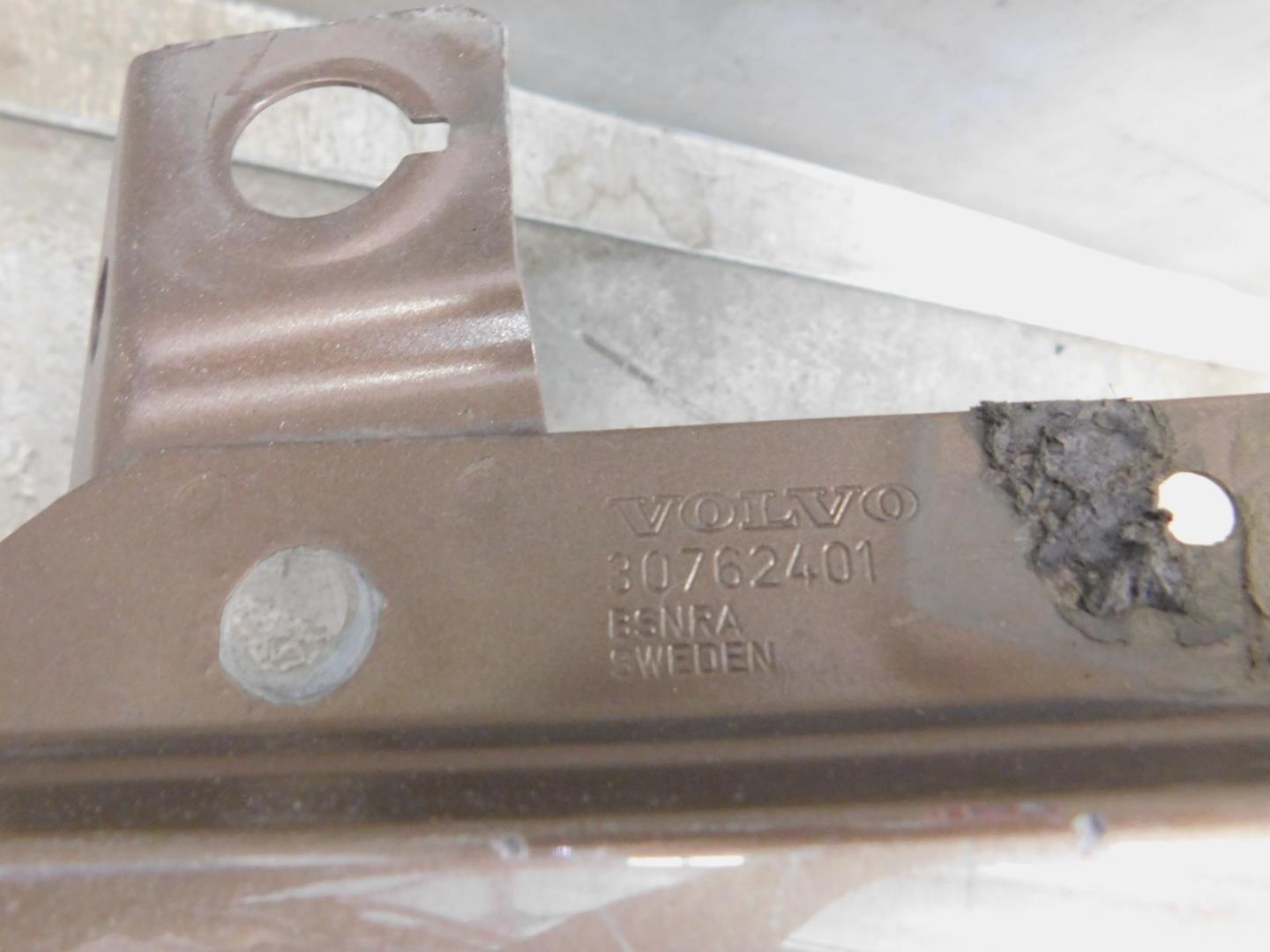 Крыло переднее левое