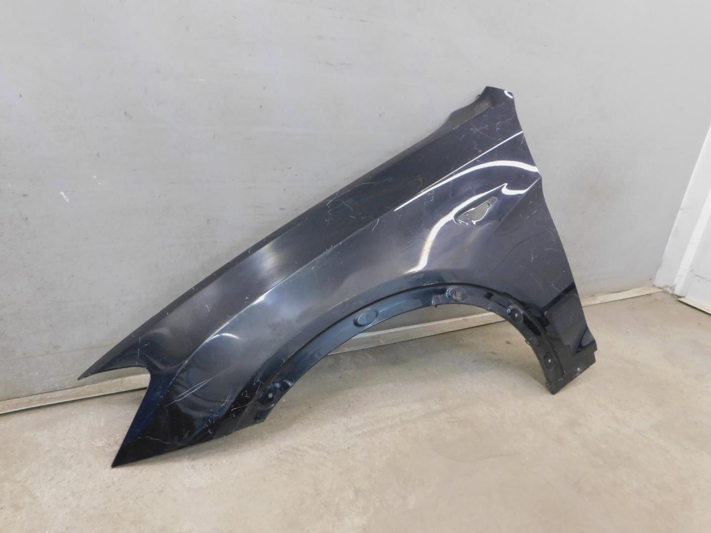 Крыло переднее левое