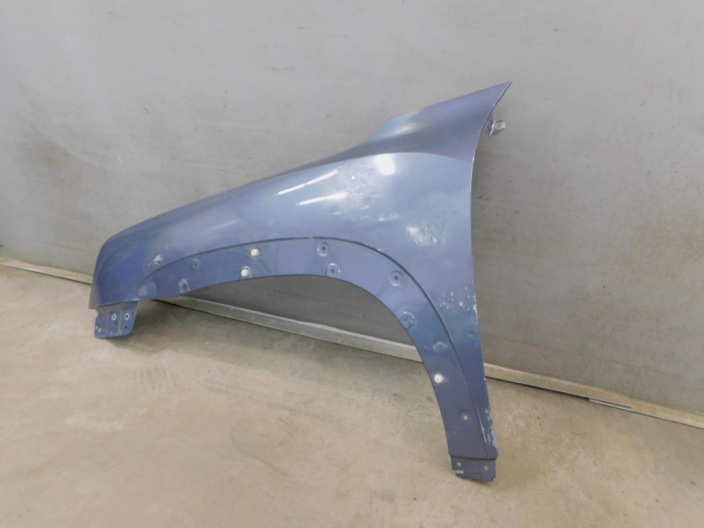 Крыло переднее левое