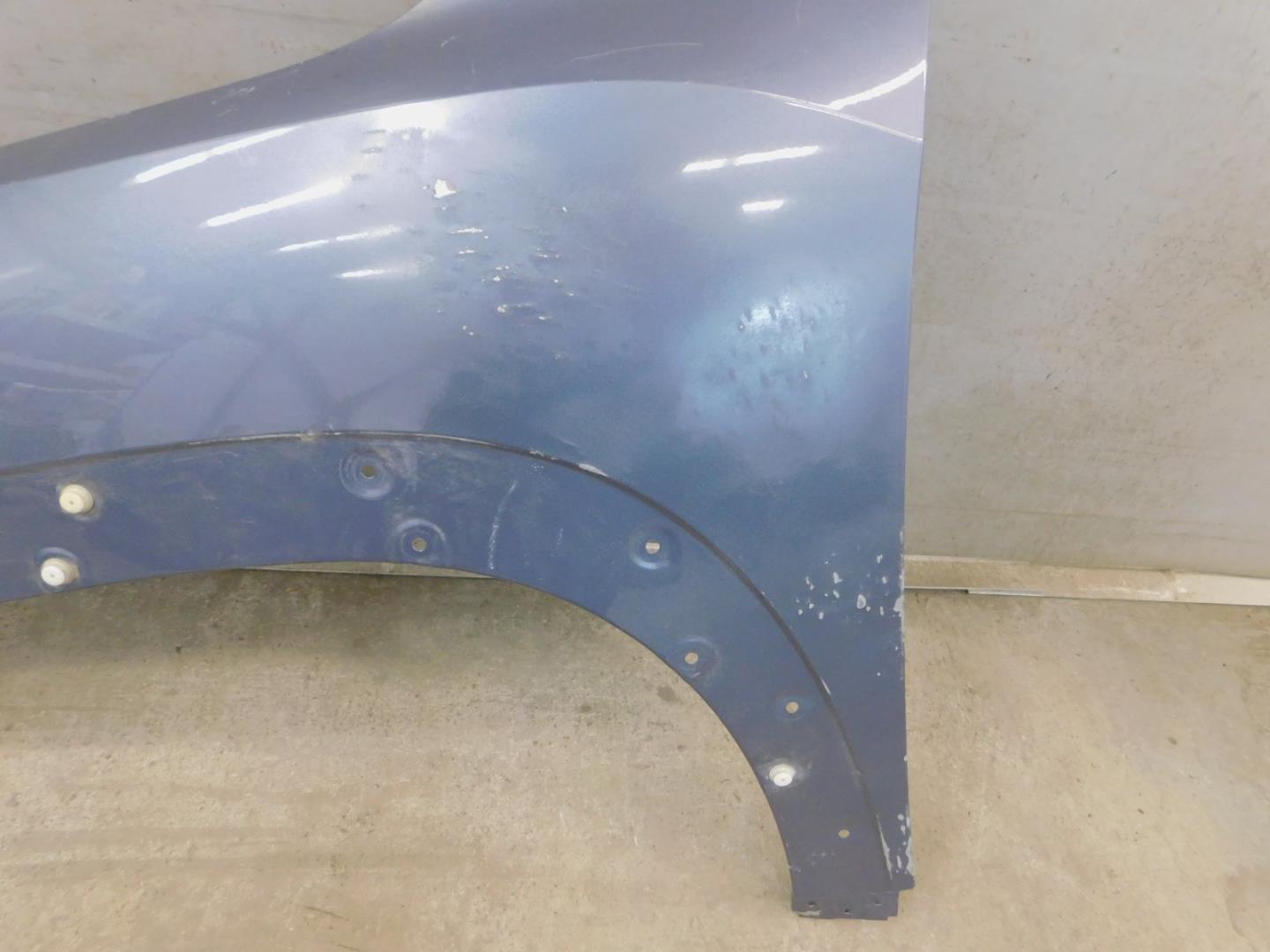 Крыло переднее левое