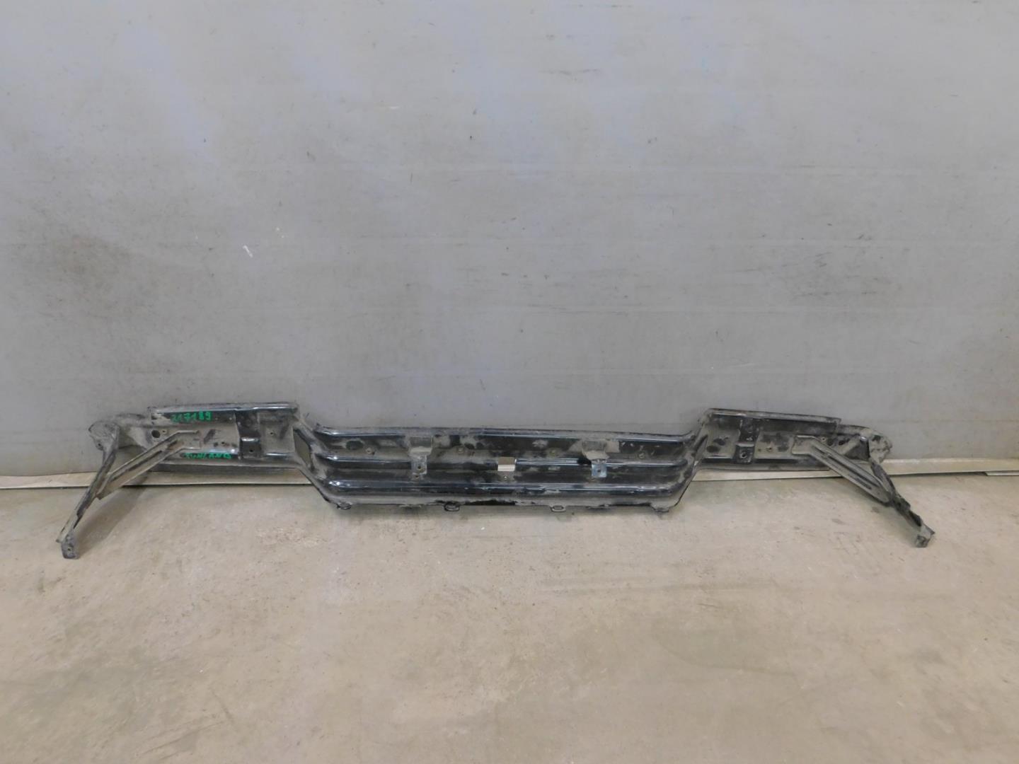 Усилитель заднего бампера