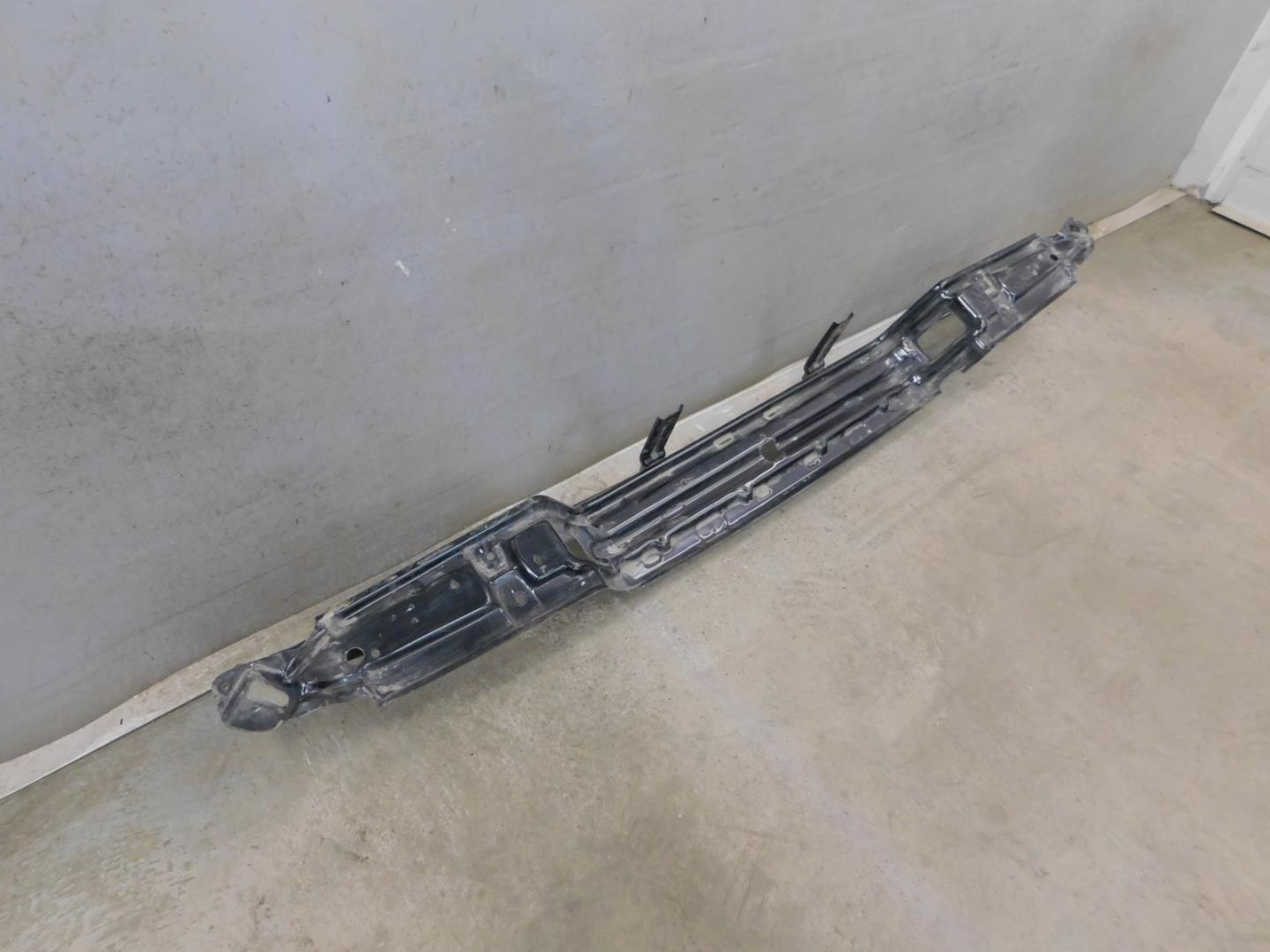 Усилитель заднего бампера