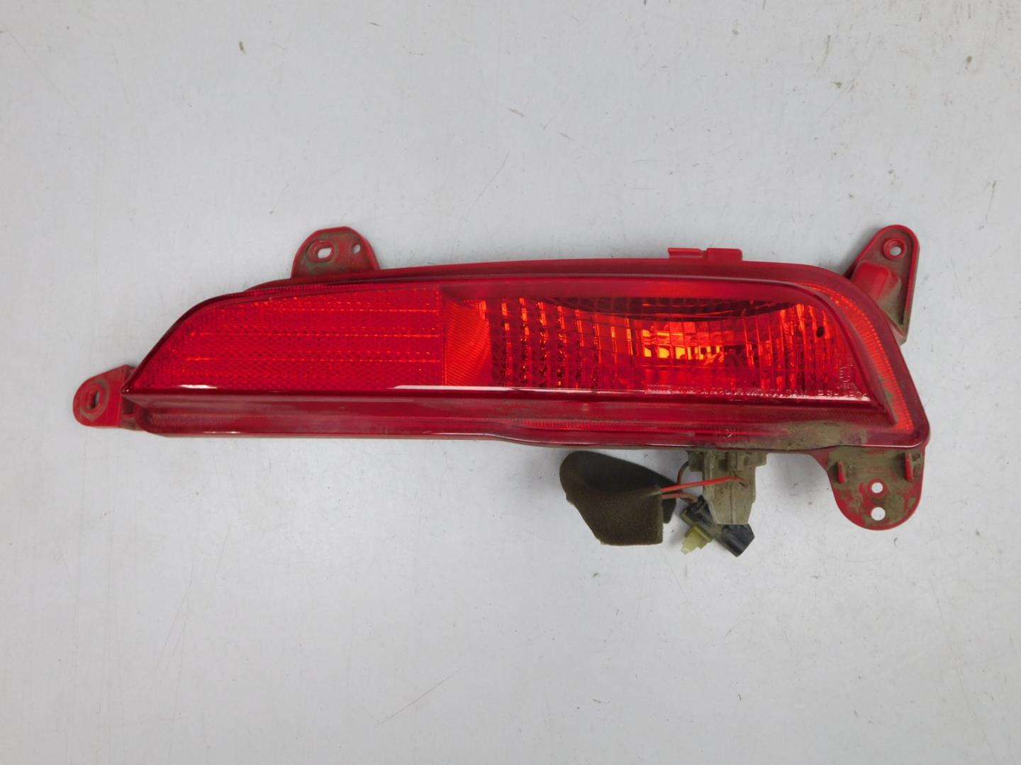 Фонарь задний в бампер правый