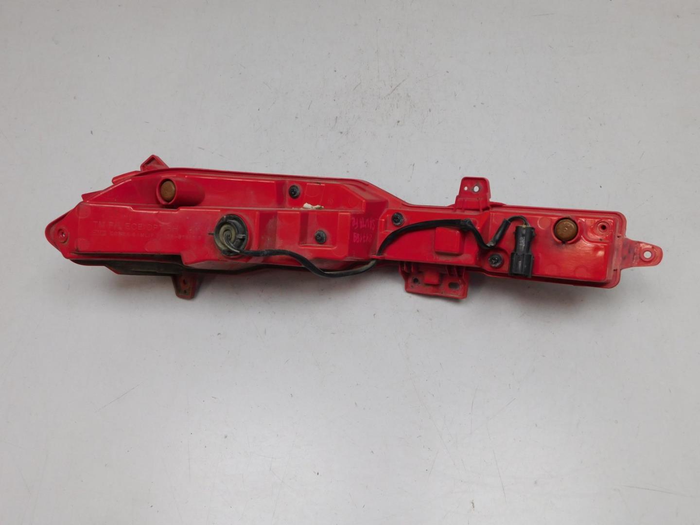 Фонарь задний в бампер правый