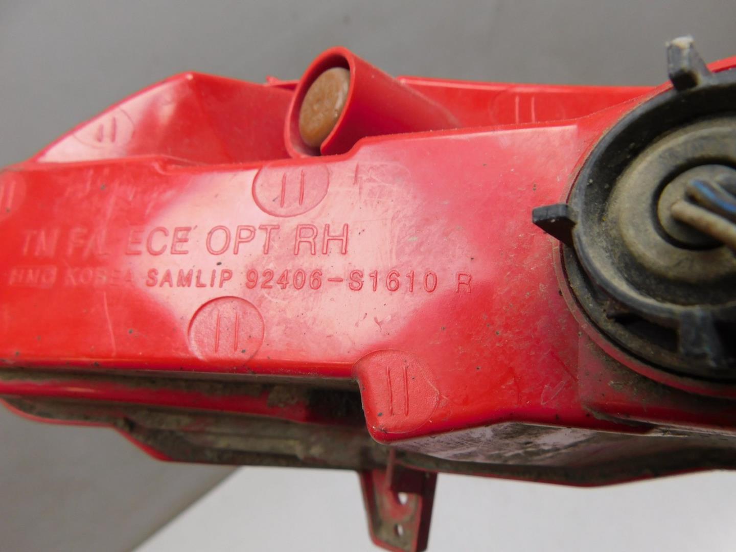 Фонарь задний в бампер правый