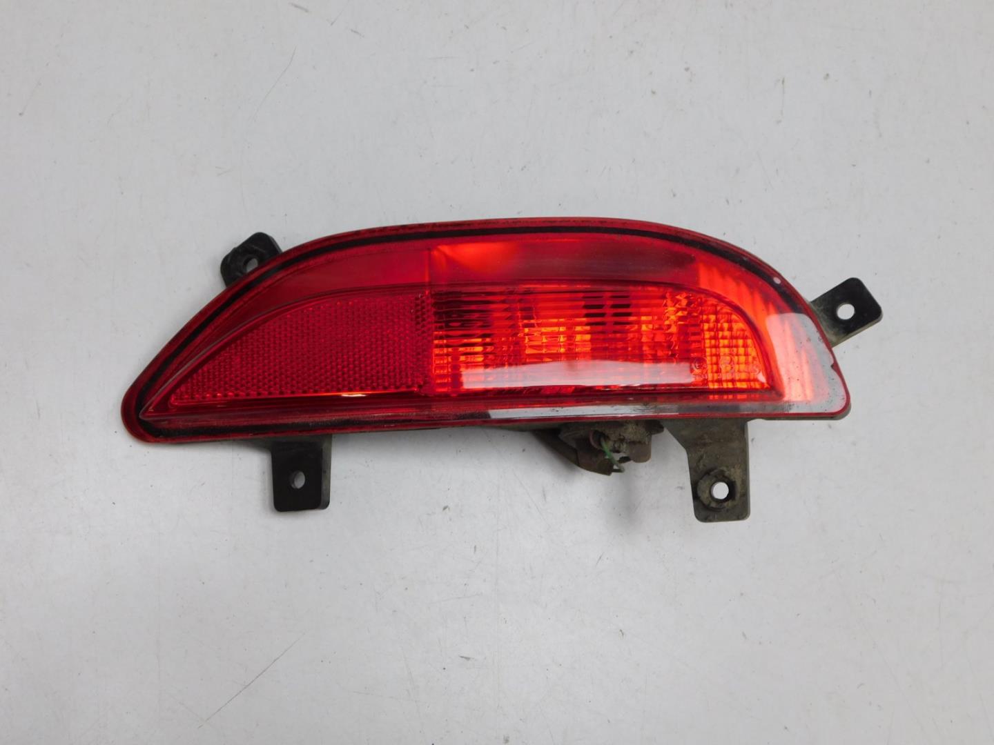 Фонарь задний в бампер правый