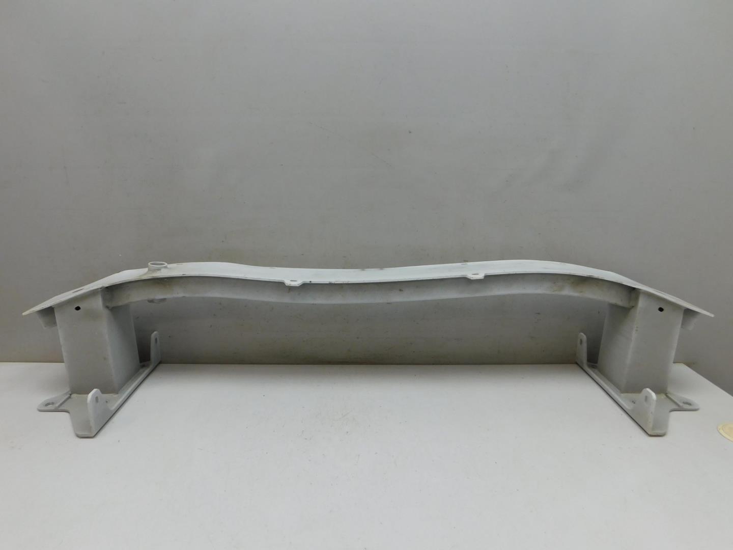 Усилитель переднего бампера