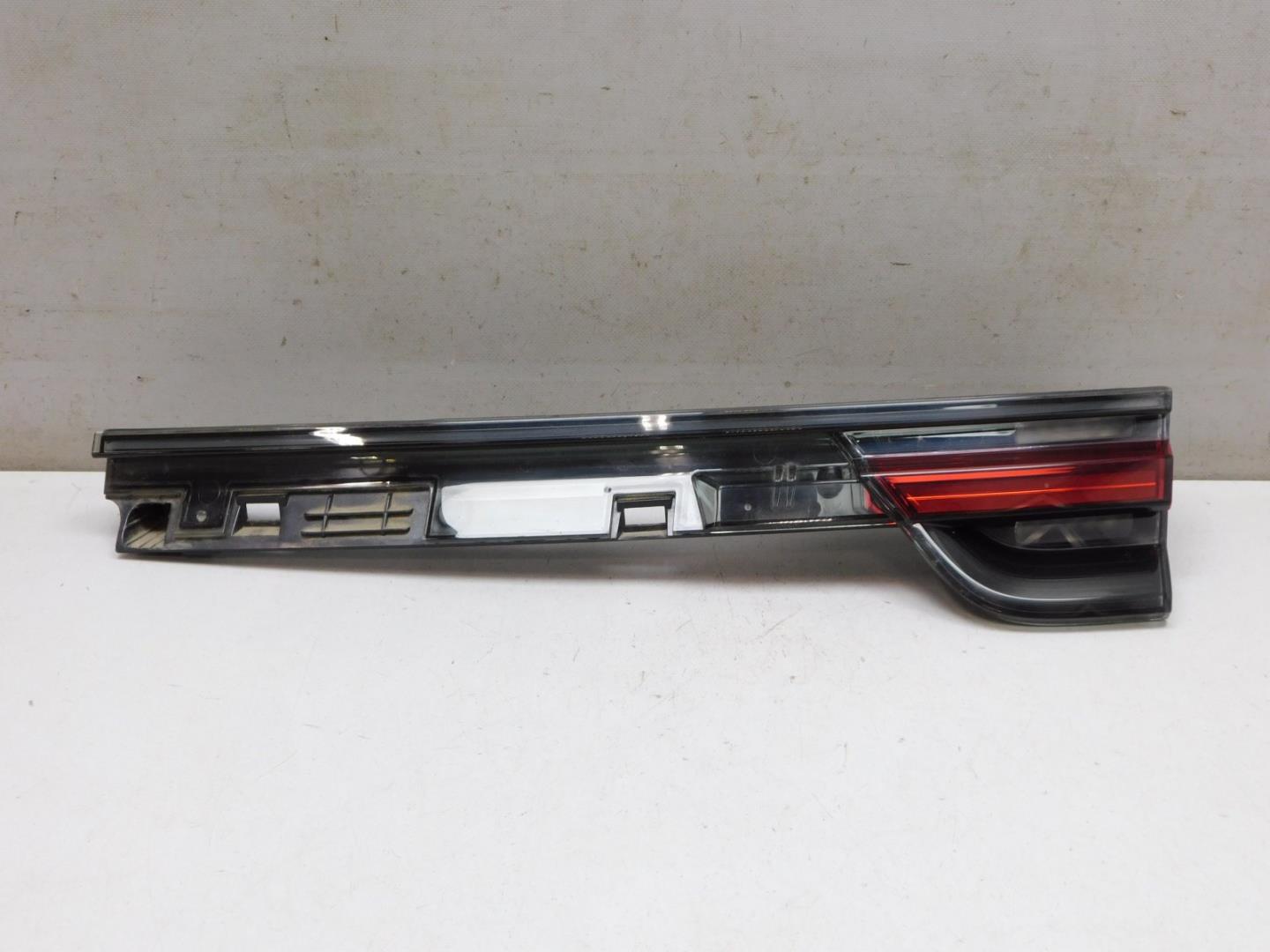 Фонарь задний внутренний правый