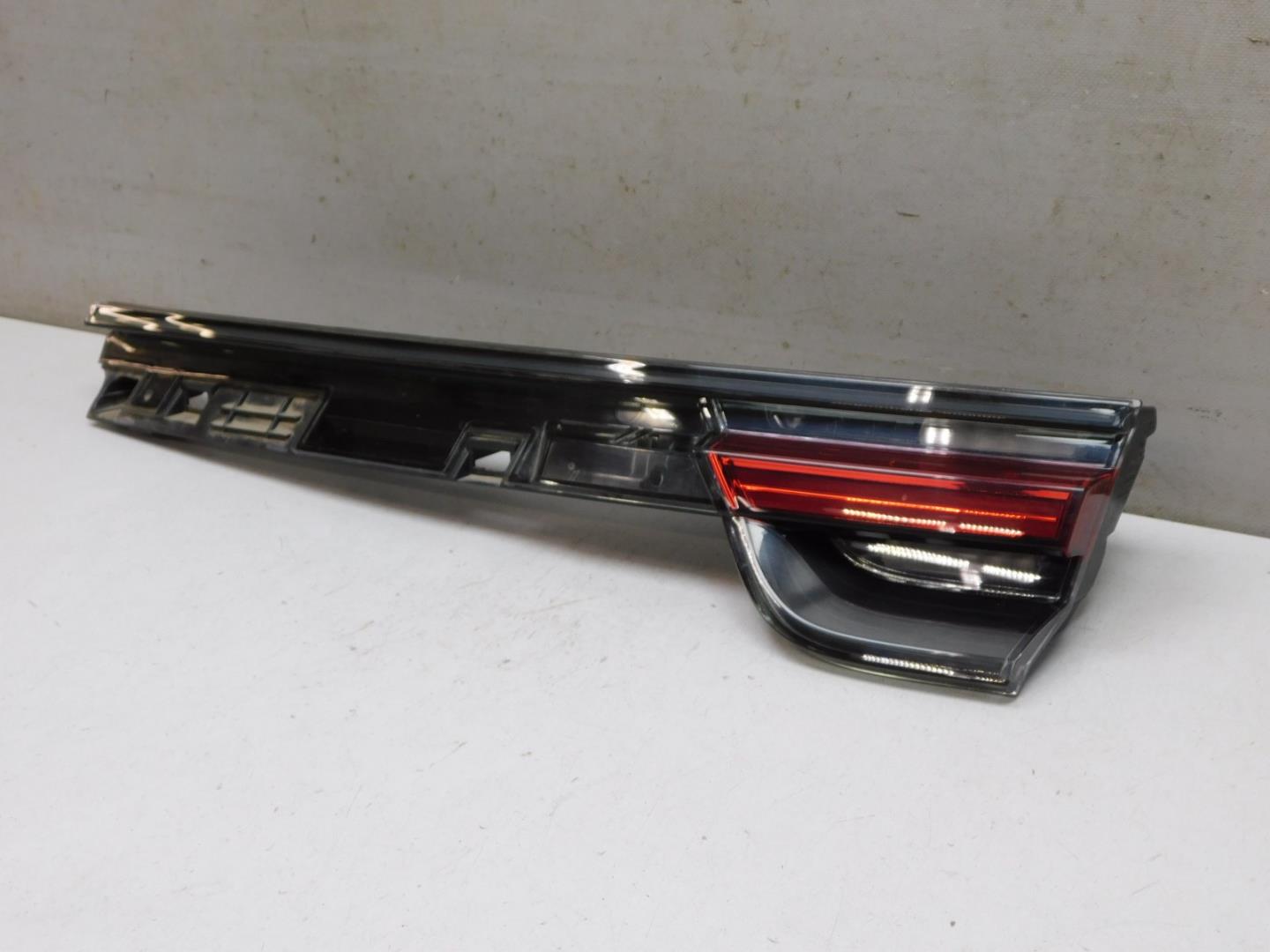 Фонарь задний внутренний правый