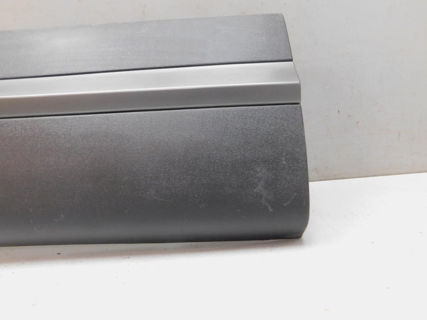 Накладка двери задней правой