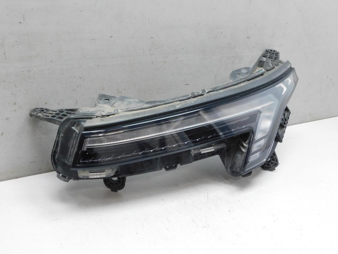 Габарит передний левый