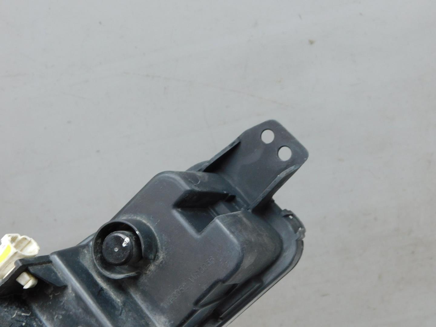 Фара противотуманная левая