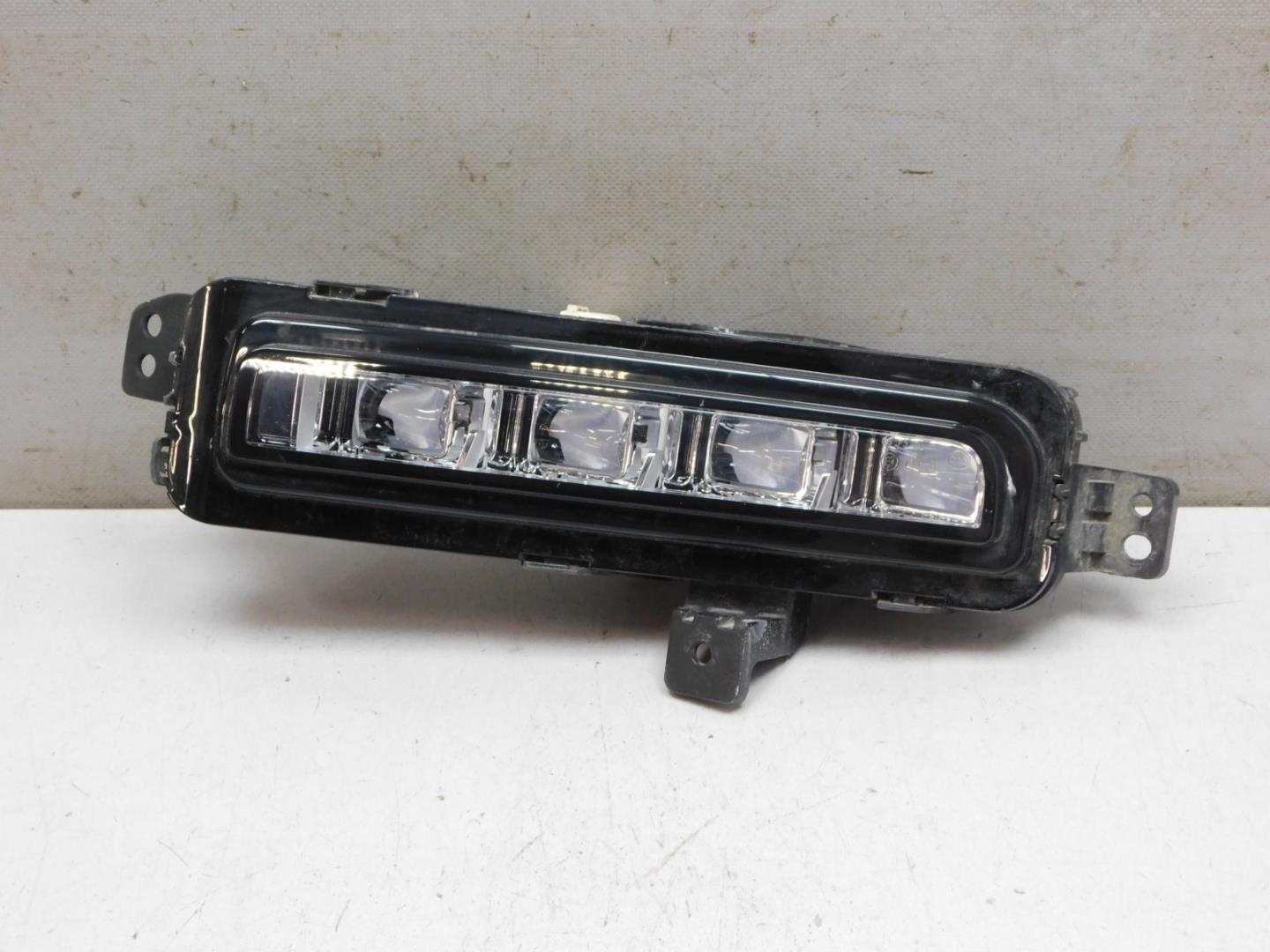 Фара противотуманная левая