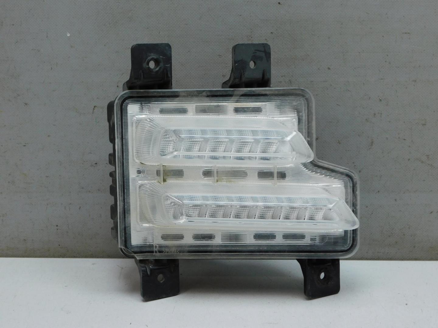 Габарит передний правый