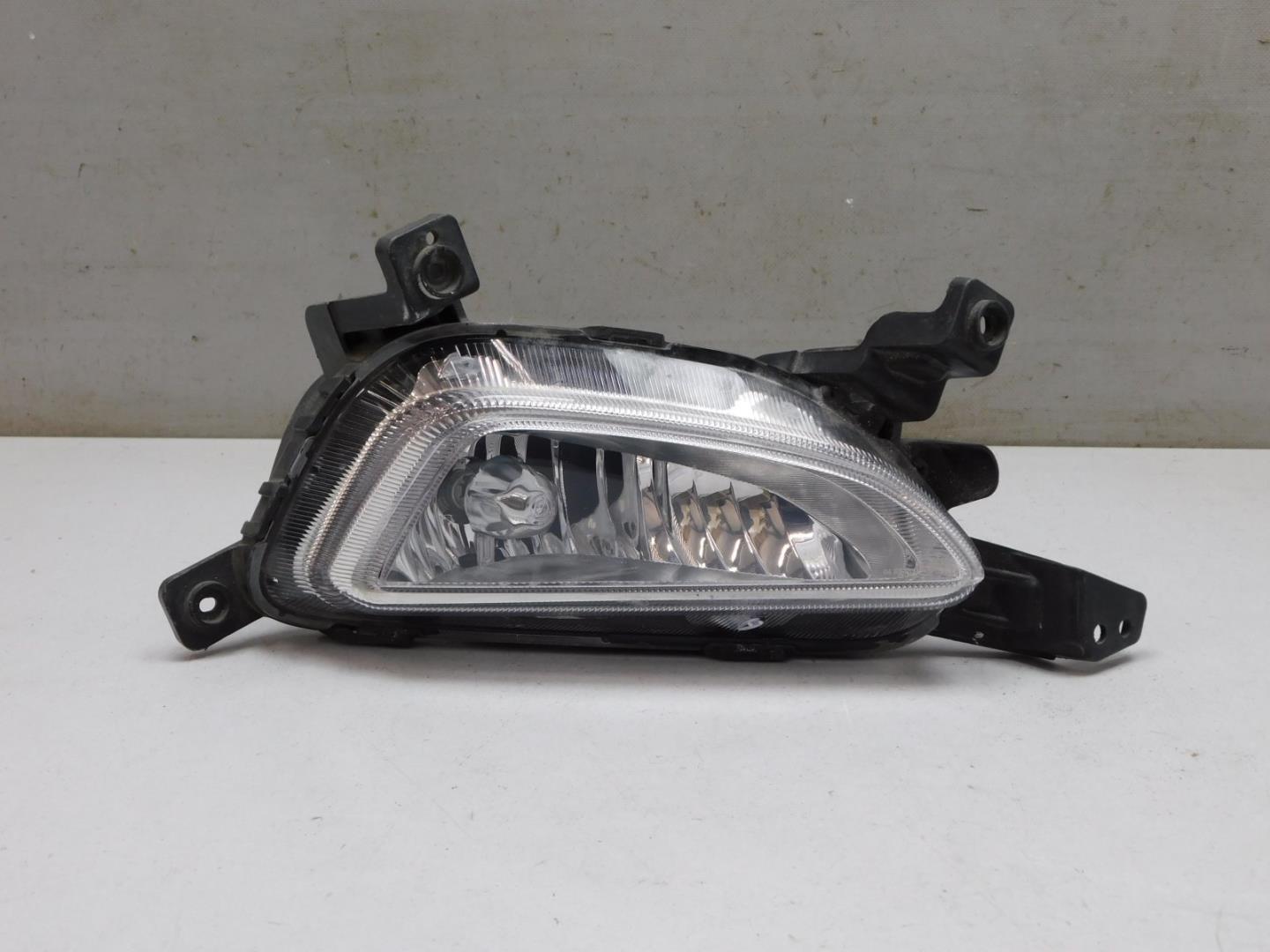 Фара противотуманная правая