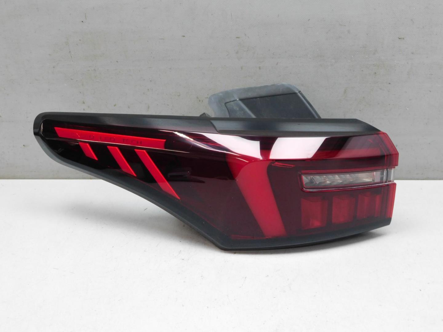 Фонарь задний наружный левый