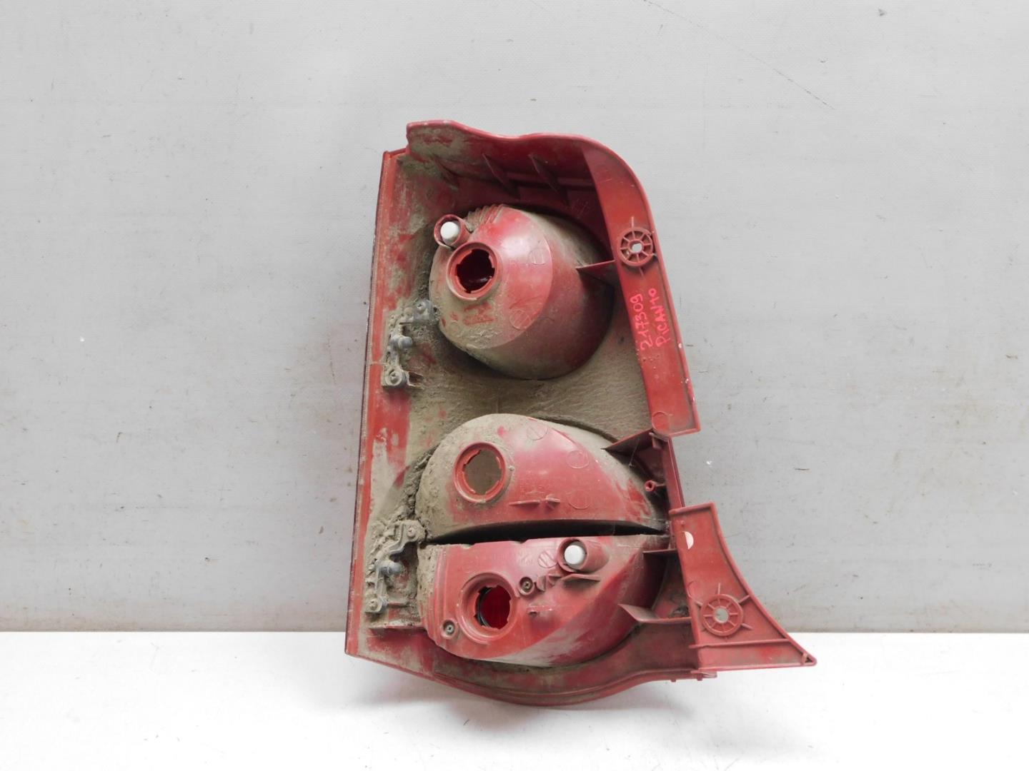 Фонарь задний правый