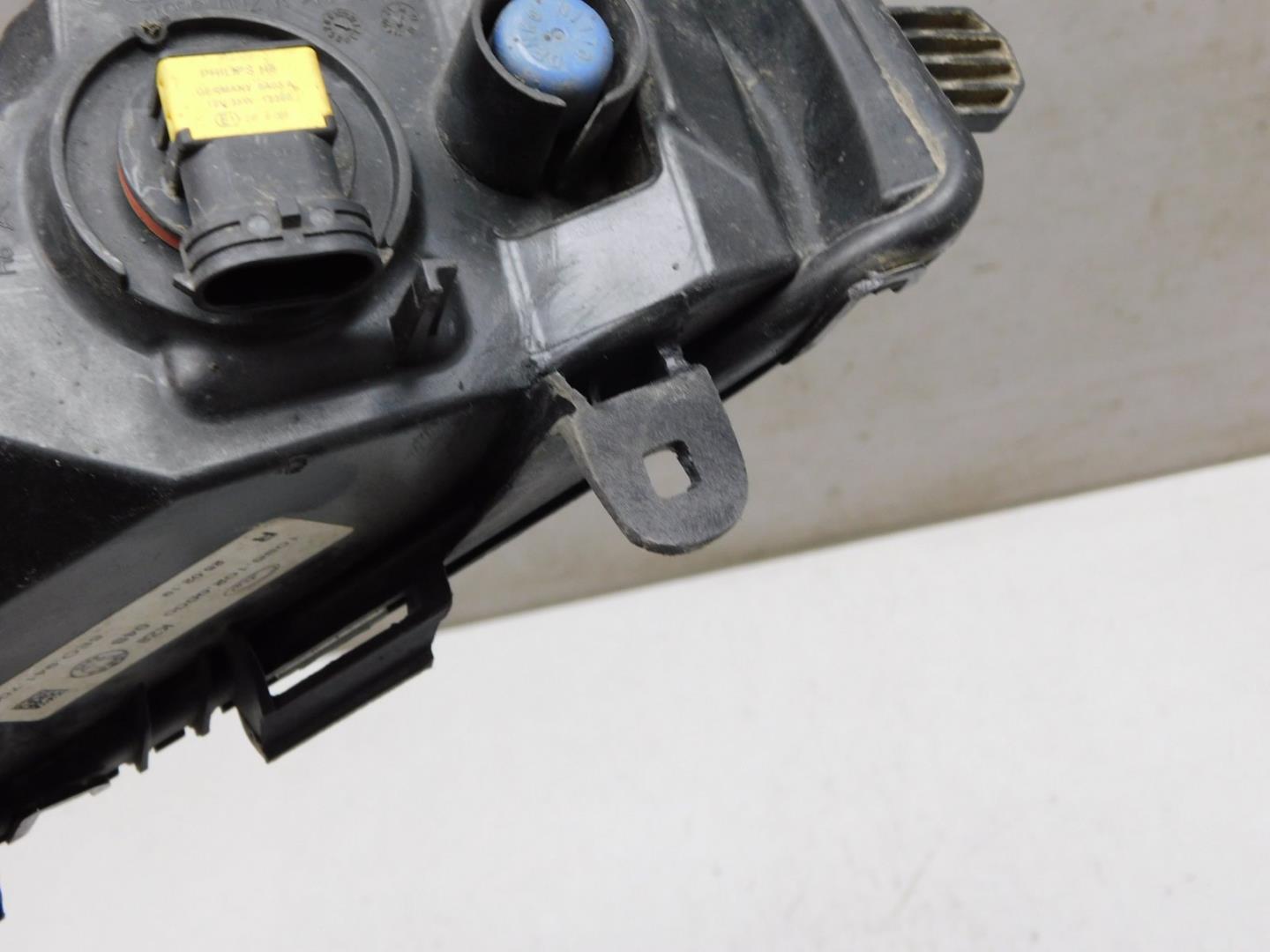 Фара противотуманная правая