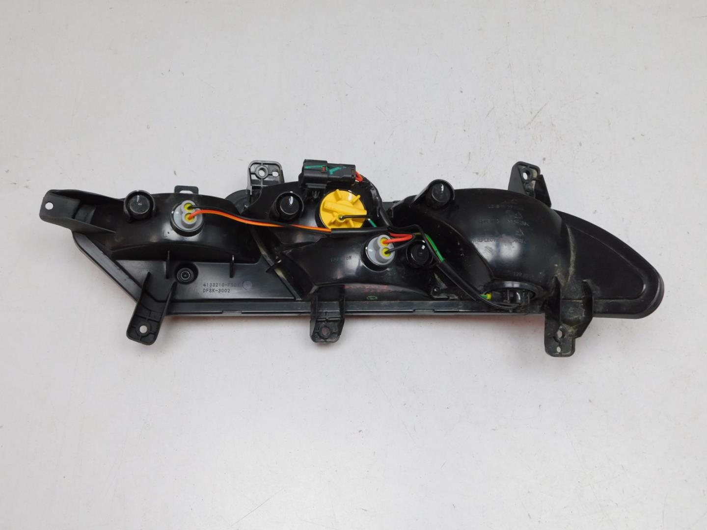 Фонарь задний в бампер левый