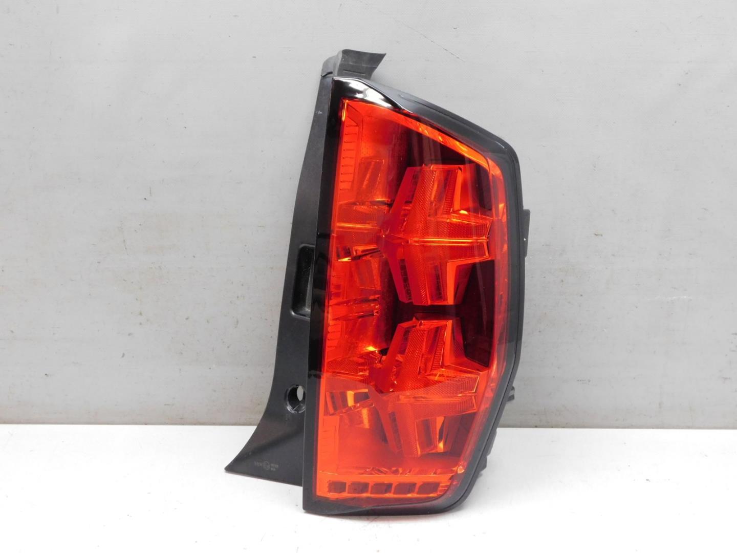 Фонарь задний правый