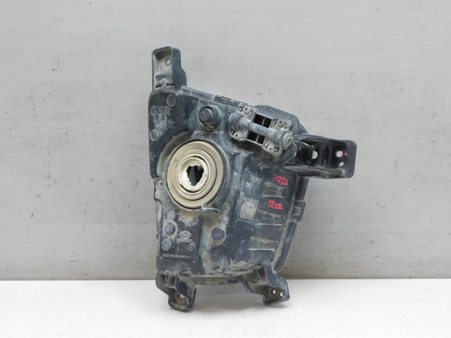 Фара противотуманная левая