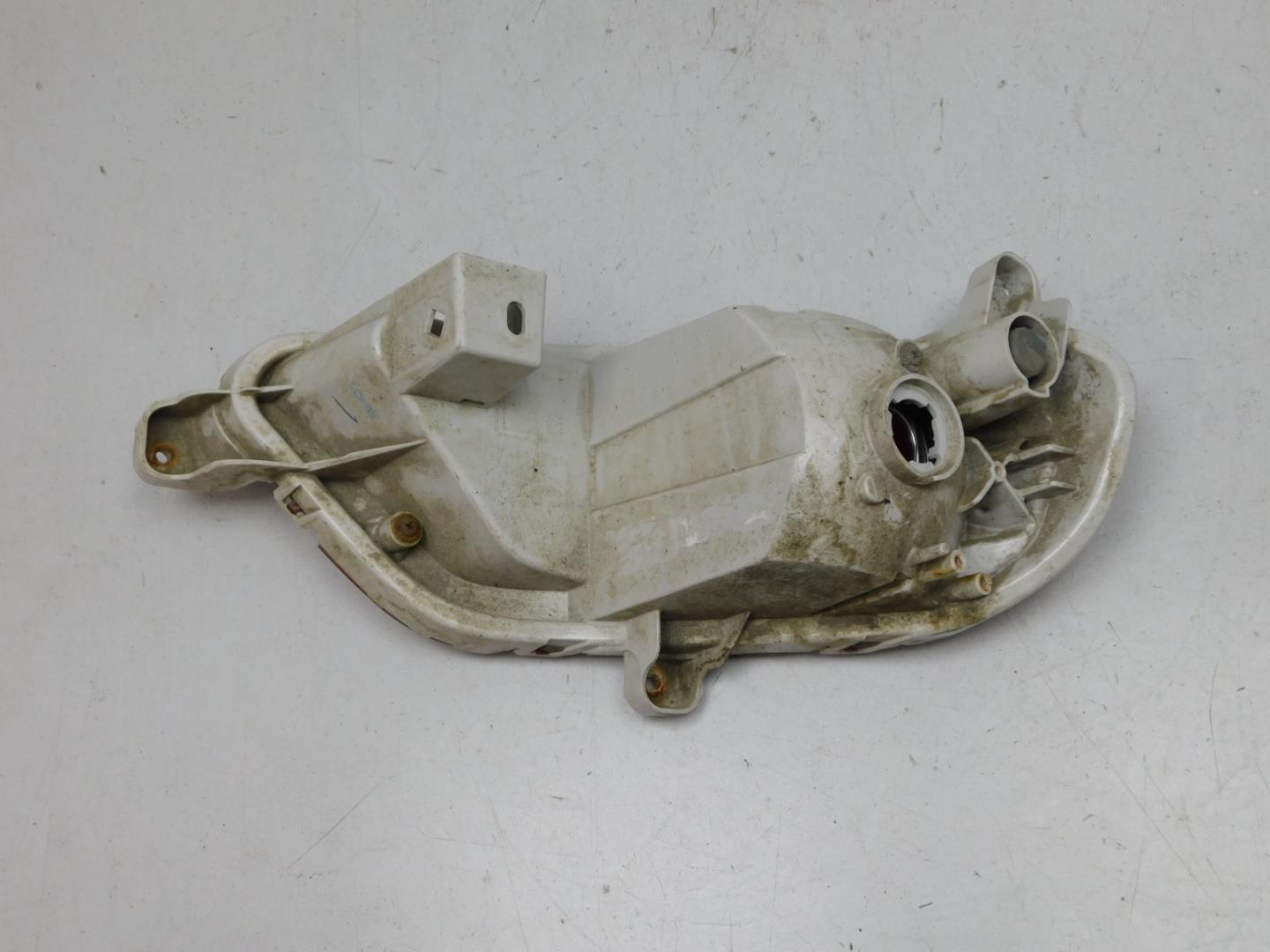 Фонарь задний в бампер левый