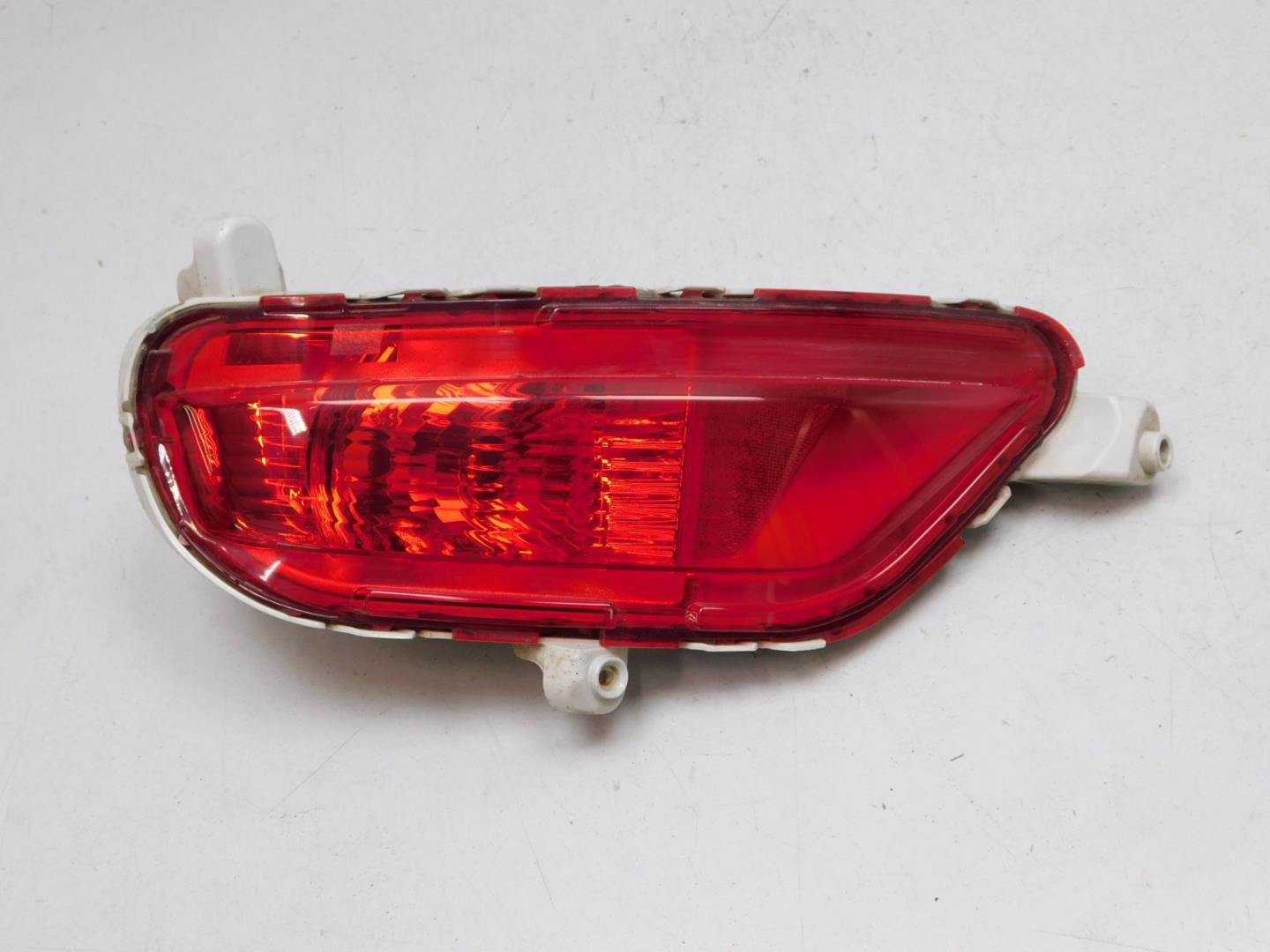 Фонарь задний в бампер левый