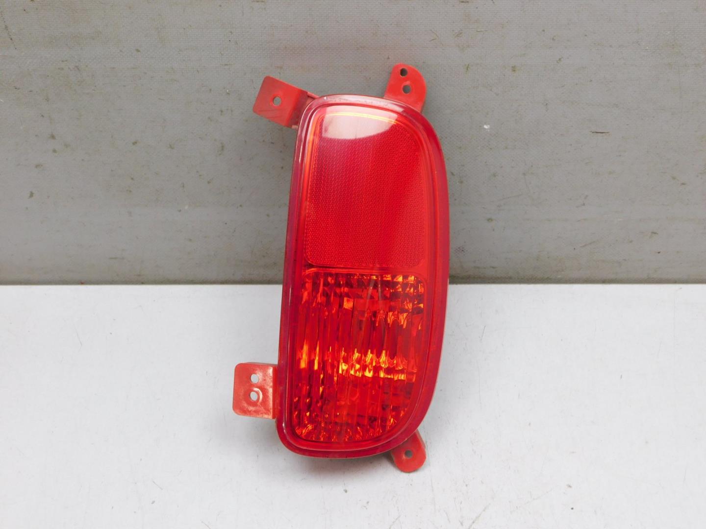 Фонарь задний в бампер правый