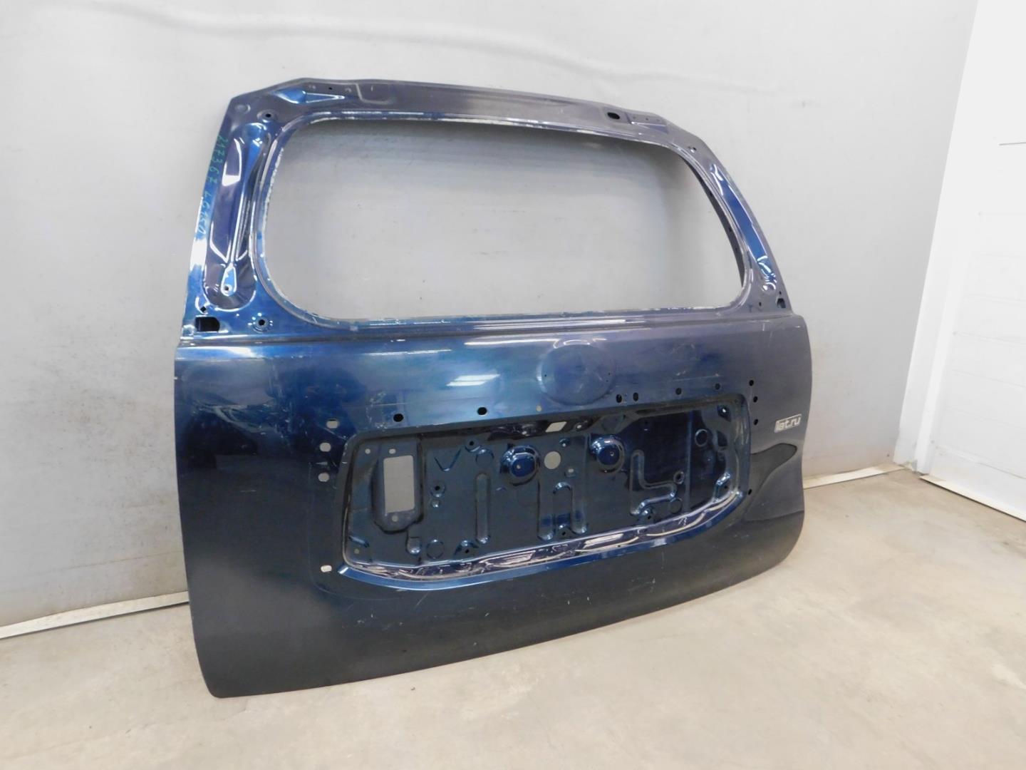 Дверь багажника