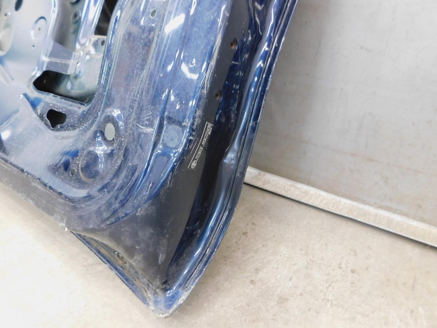 Дверь багажника