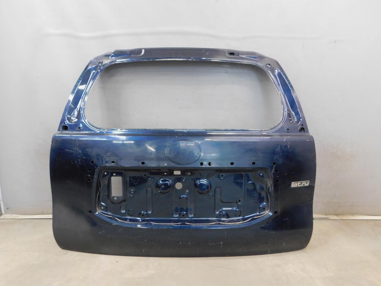 Дверь багажника