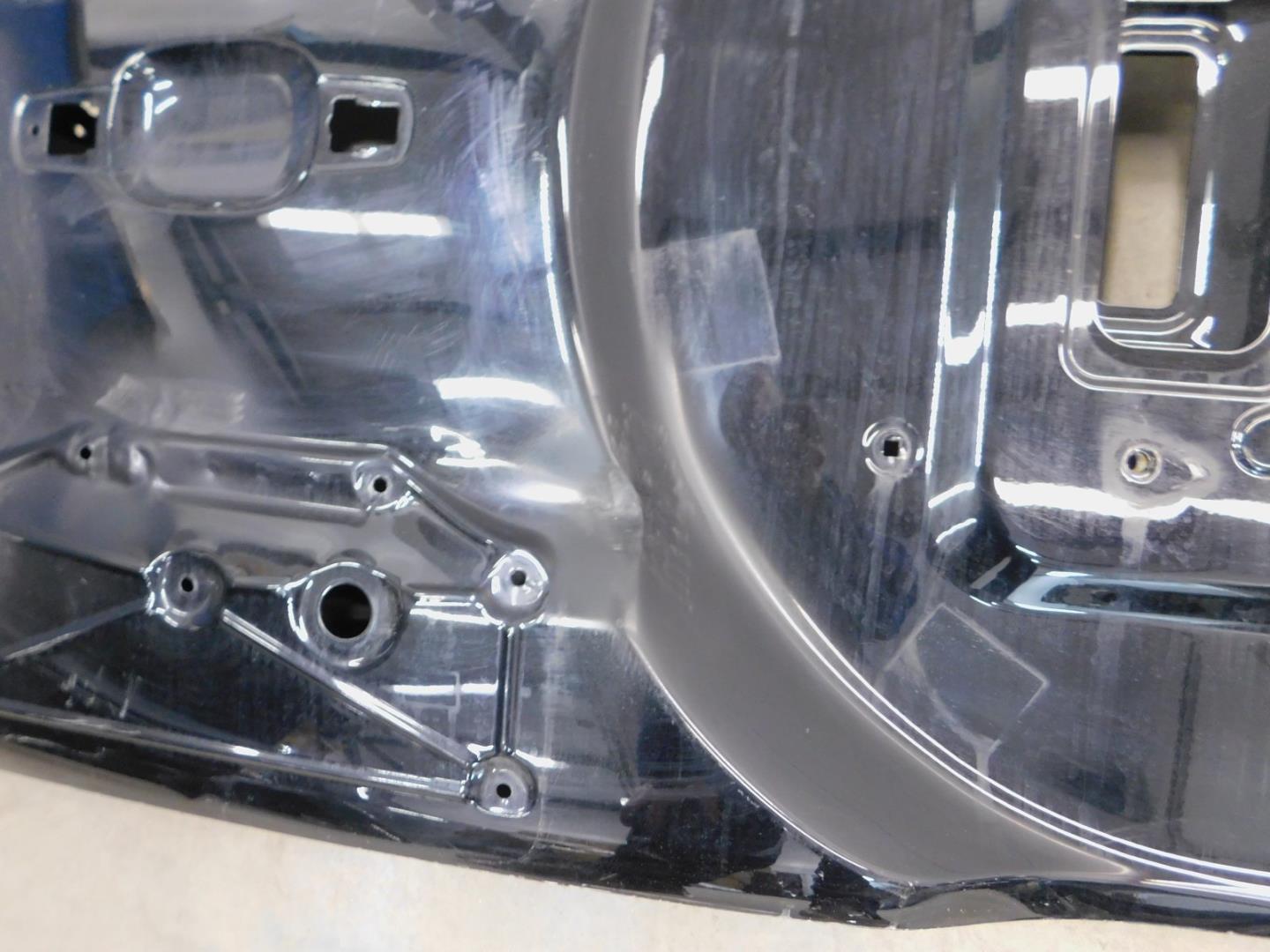 Дверь багажника