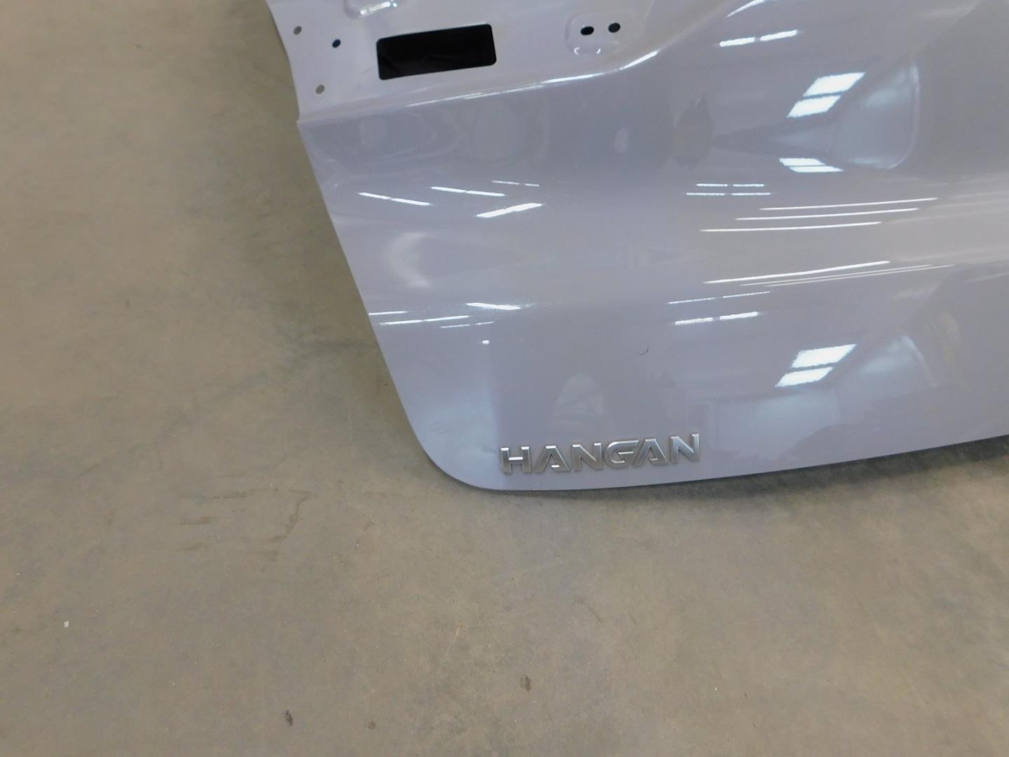 Дверь багажника