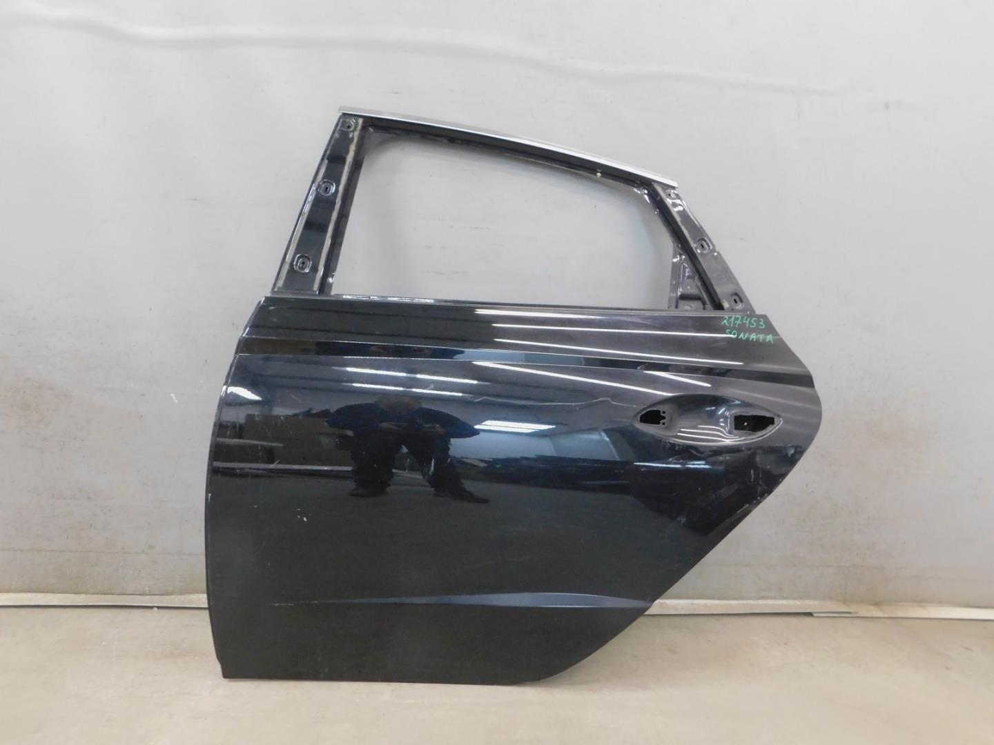 Дверь задняя левая