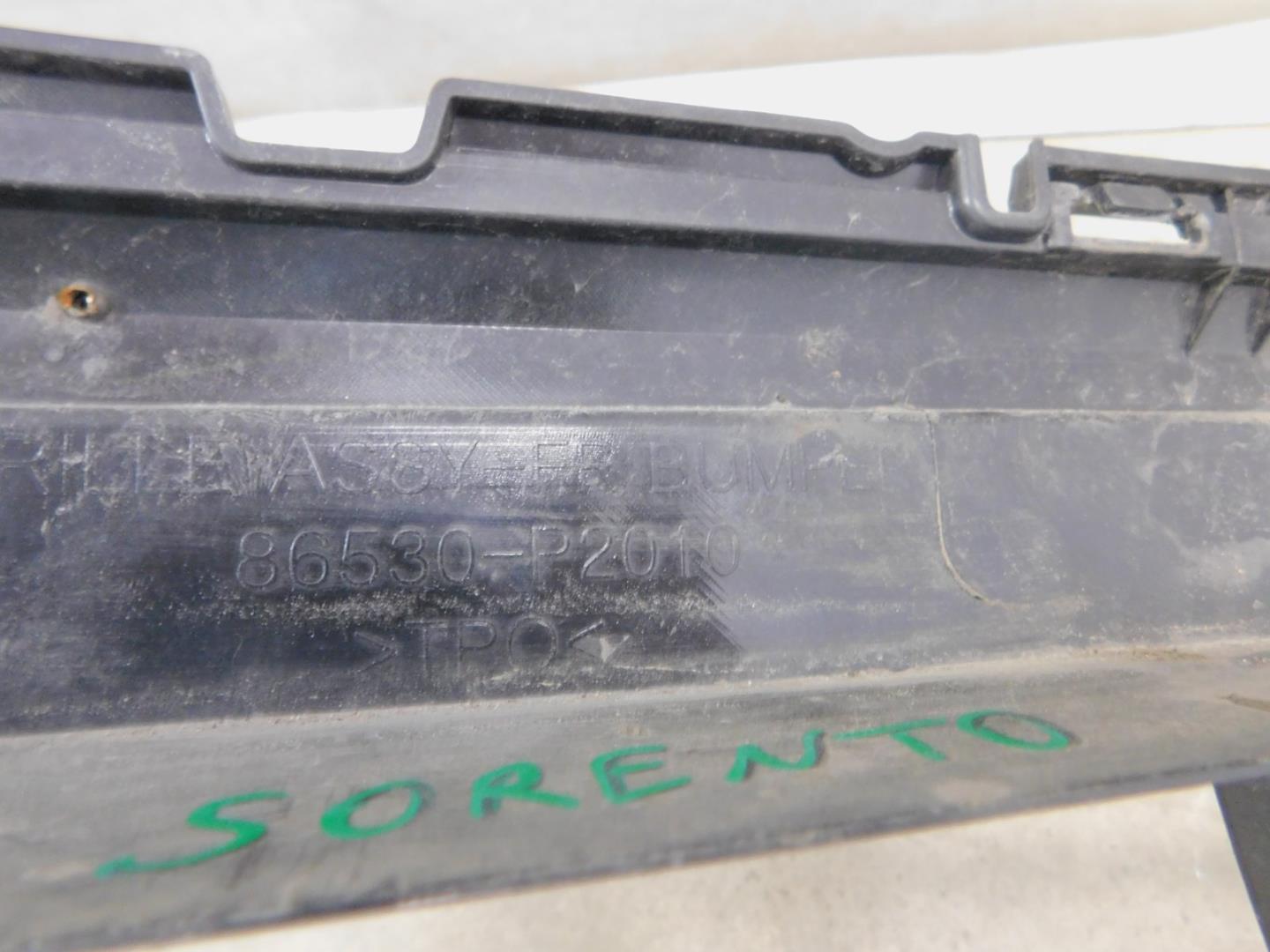 Решетка в бампер центральная