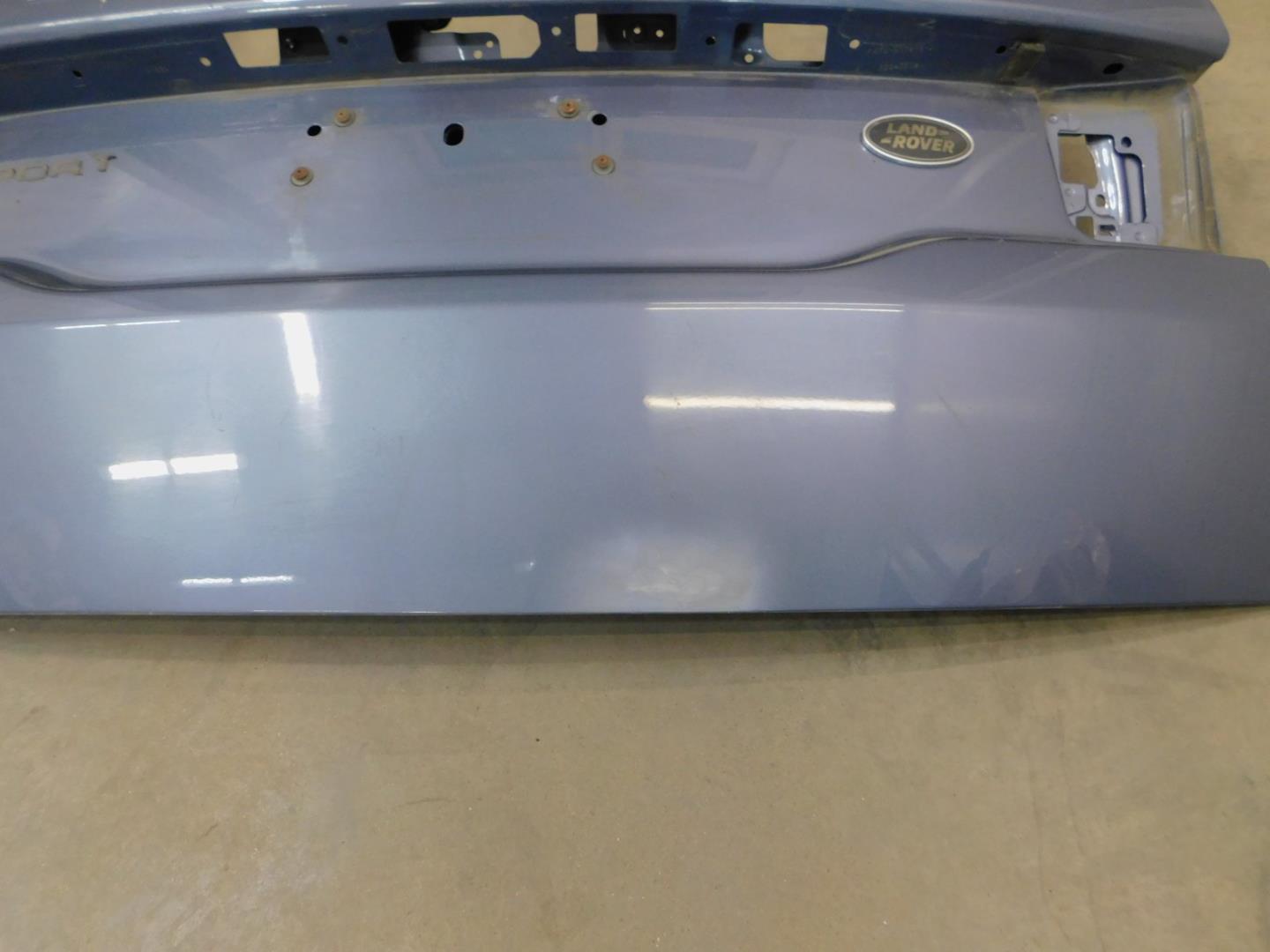 Дверь багажника