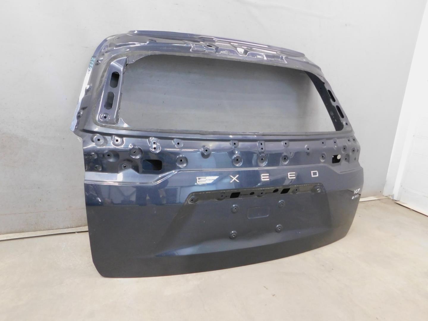 Дверь багажника