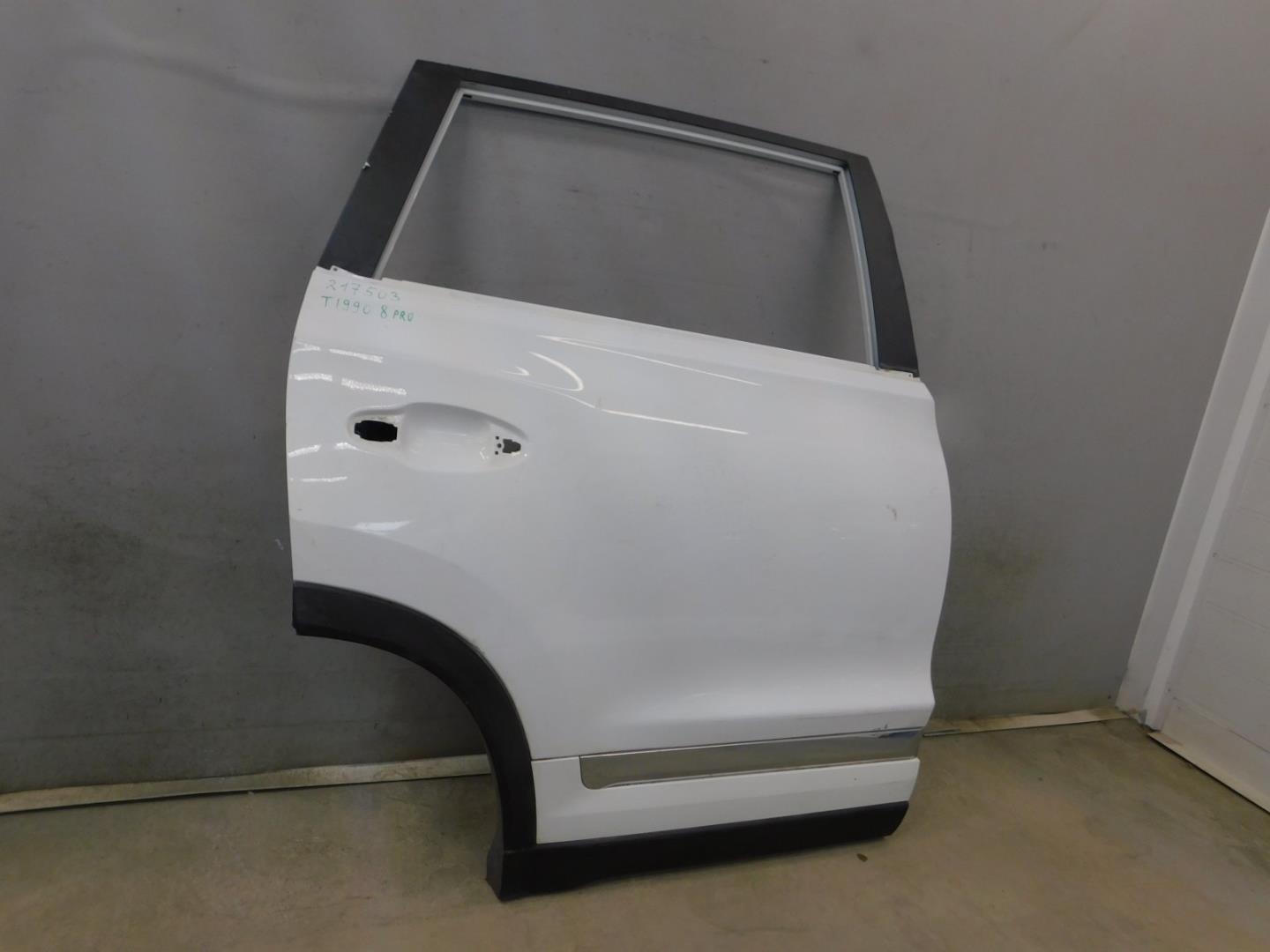 Дверь задняя правая